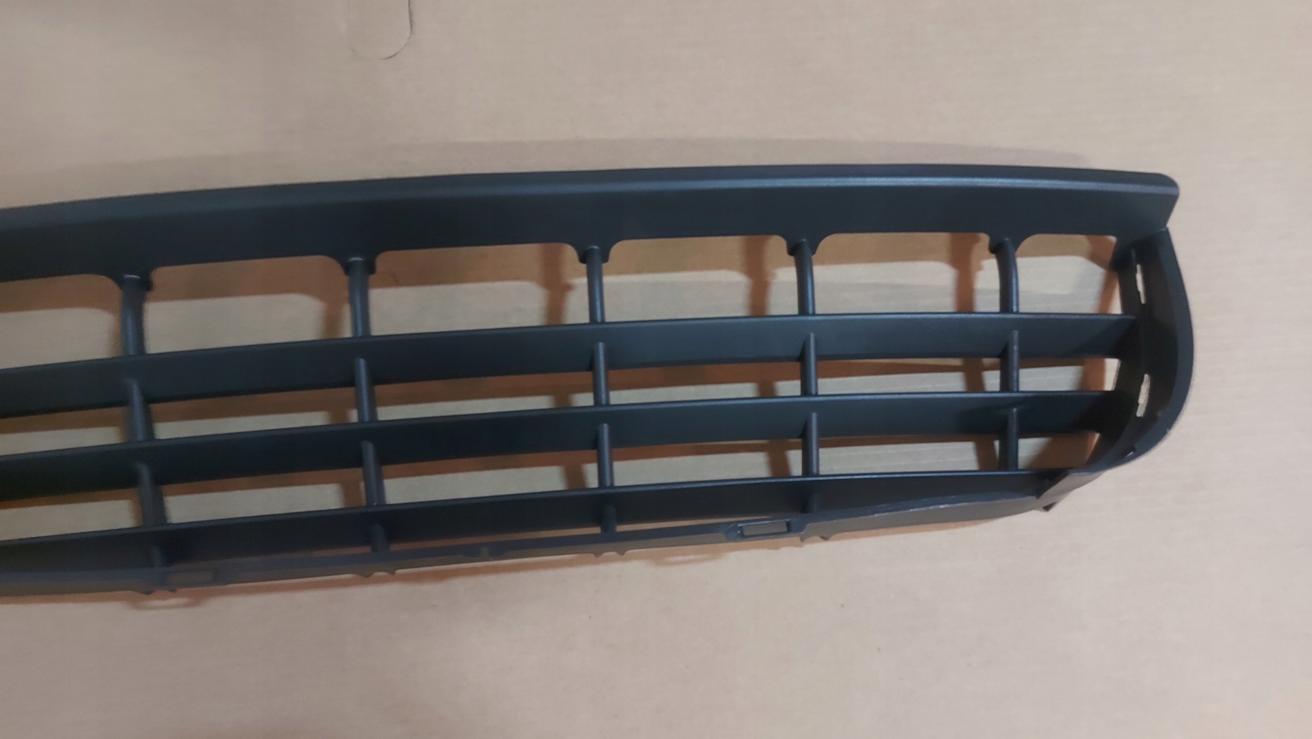 grid of a bumper central front VW CRAFTER 06-13