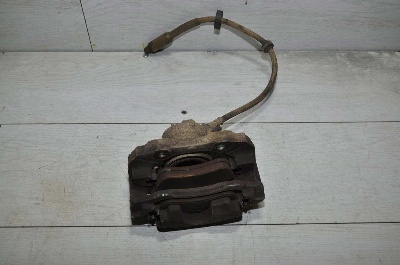 caliper brake right front Peugeot 2008 13r