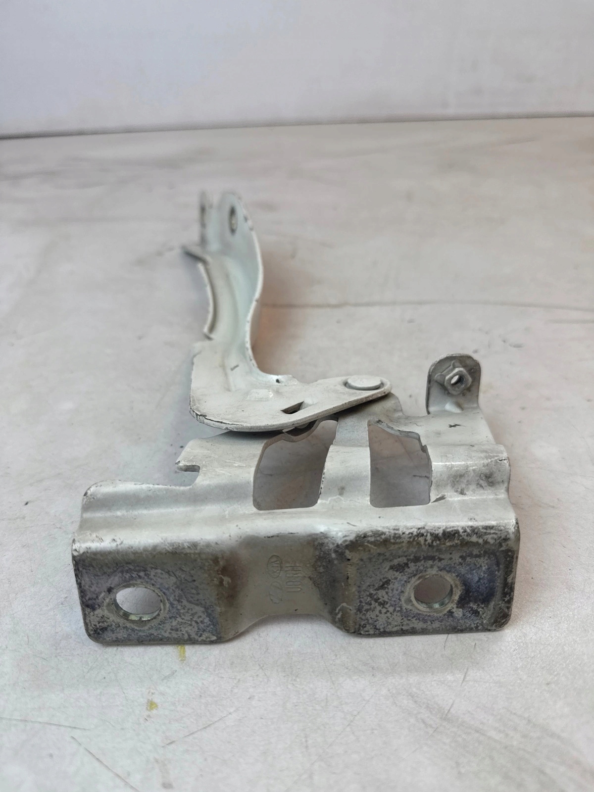 hinge bonnets front front right Kia Rio III