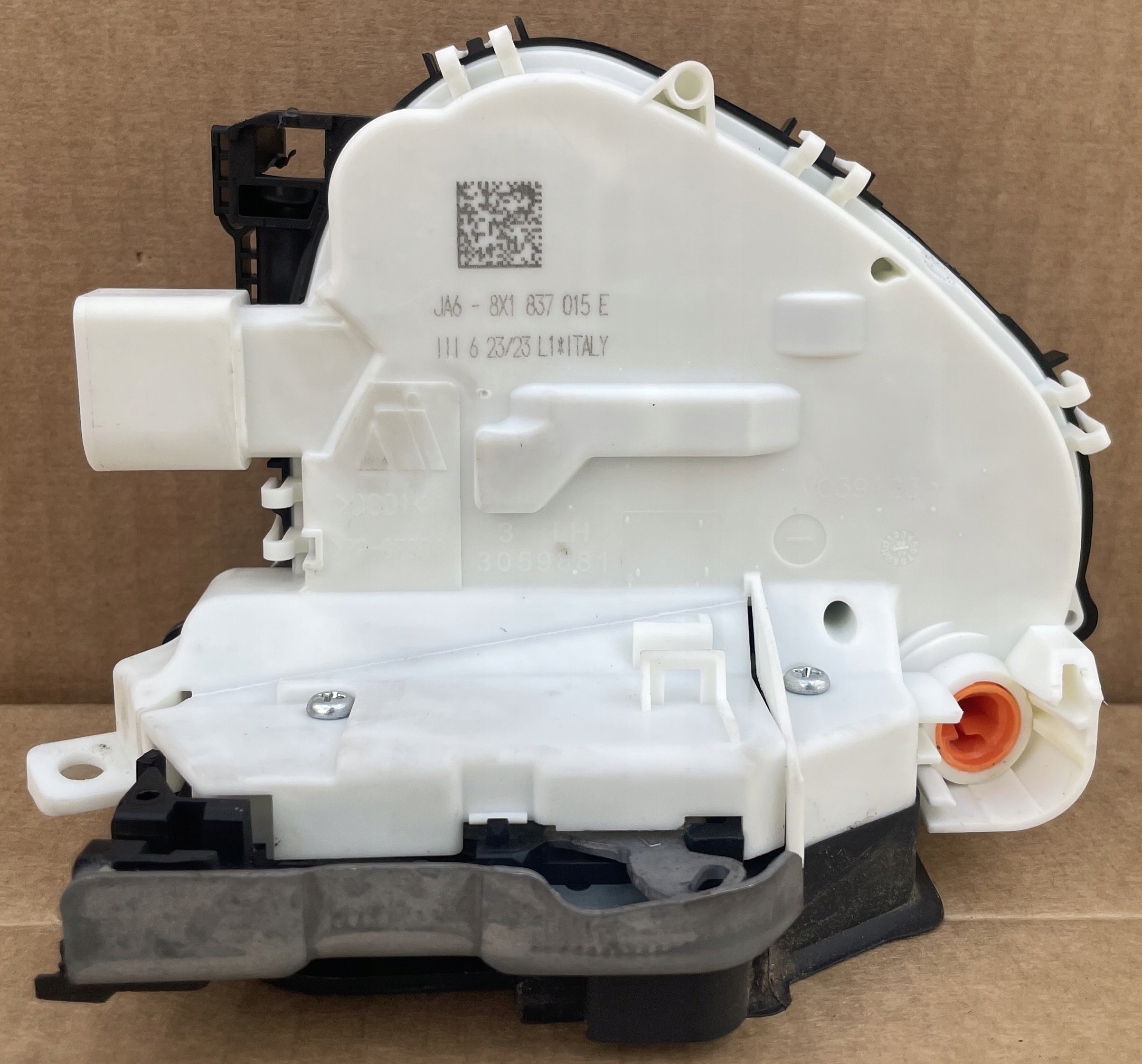 lock door 8X1837015E AUDI original as new