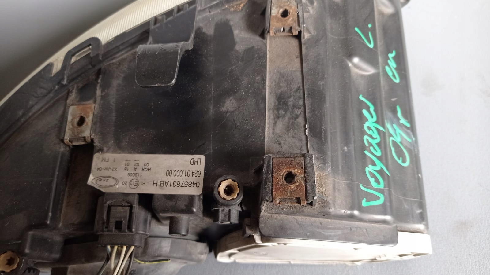 CHRYSLER VOYAGER 04R light left front EU
