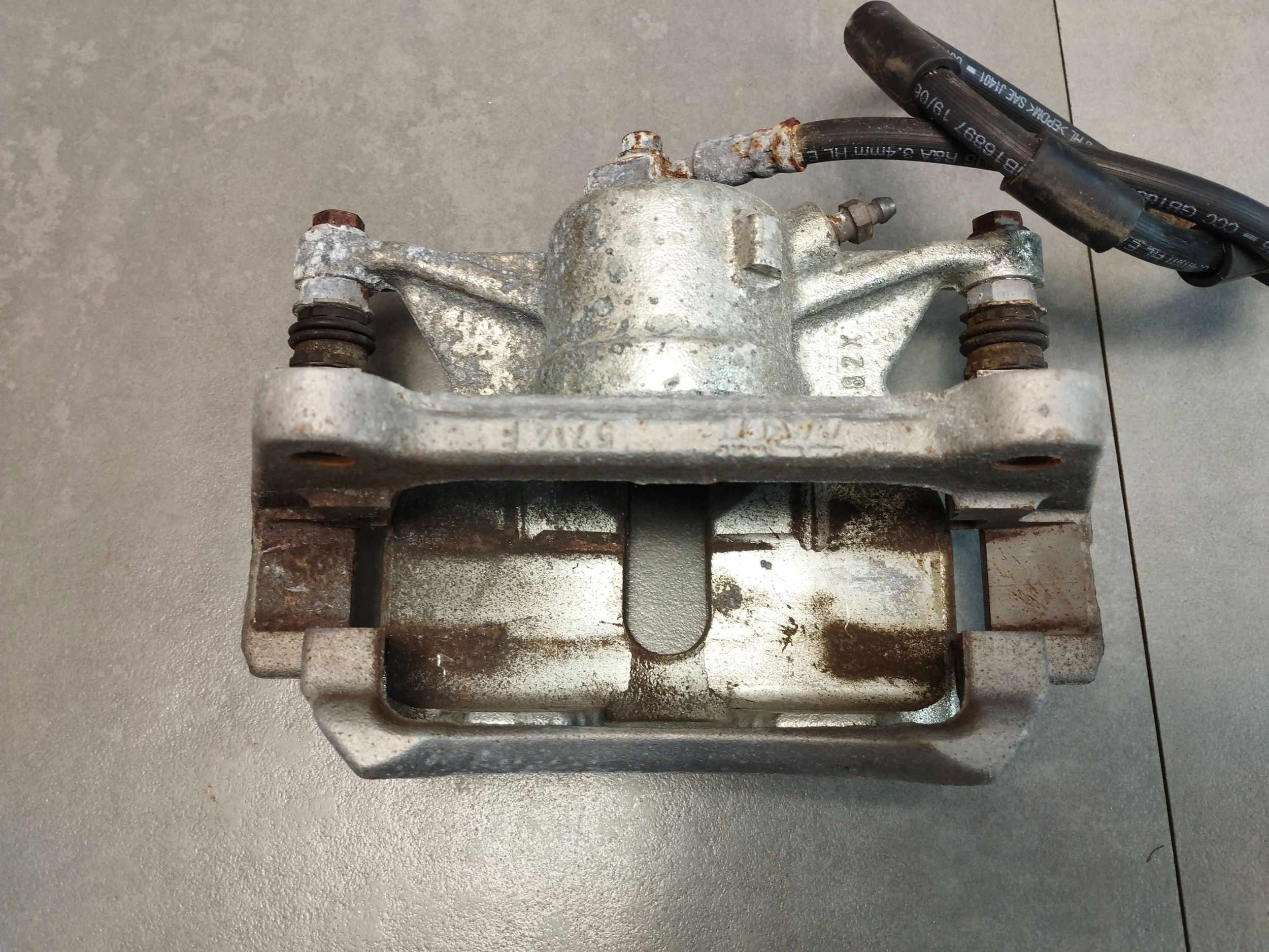 Audi Q3 F3 83A caliper right front JARZMO 3Q0106H