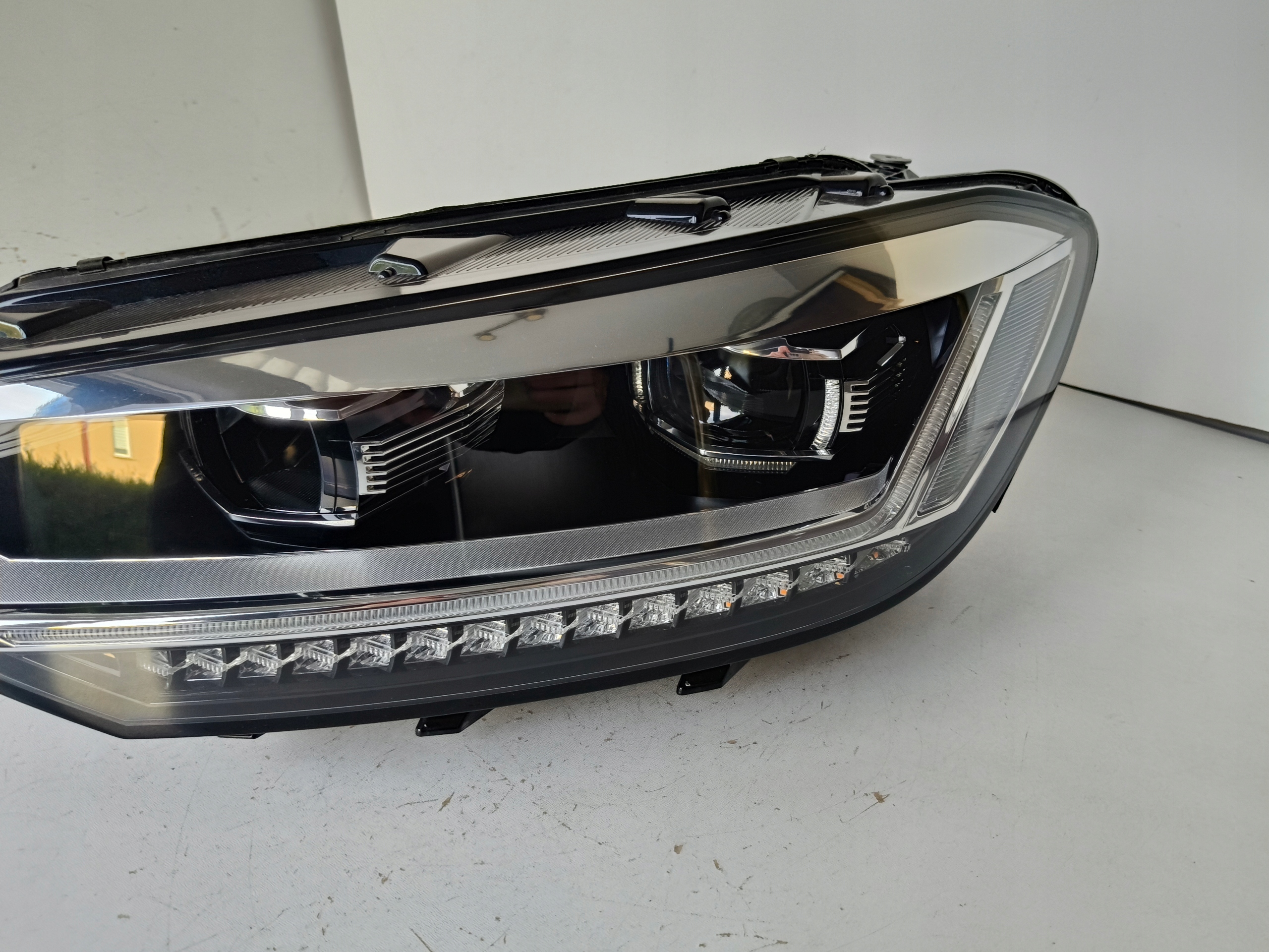 light left REFLEKTOR VW TOURAN 5TA 16- FULL LED