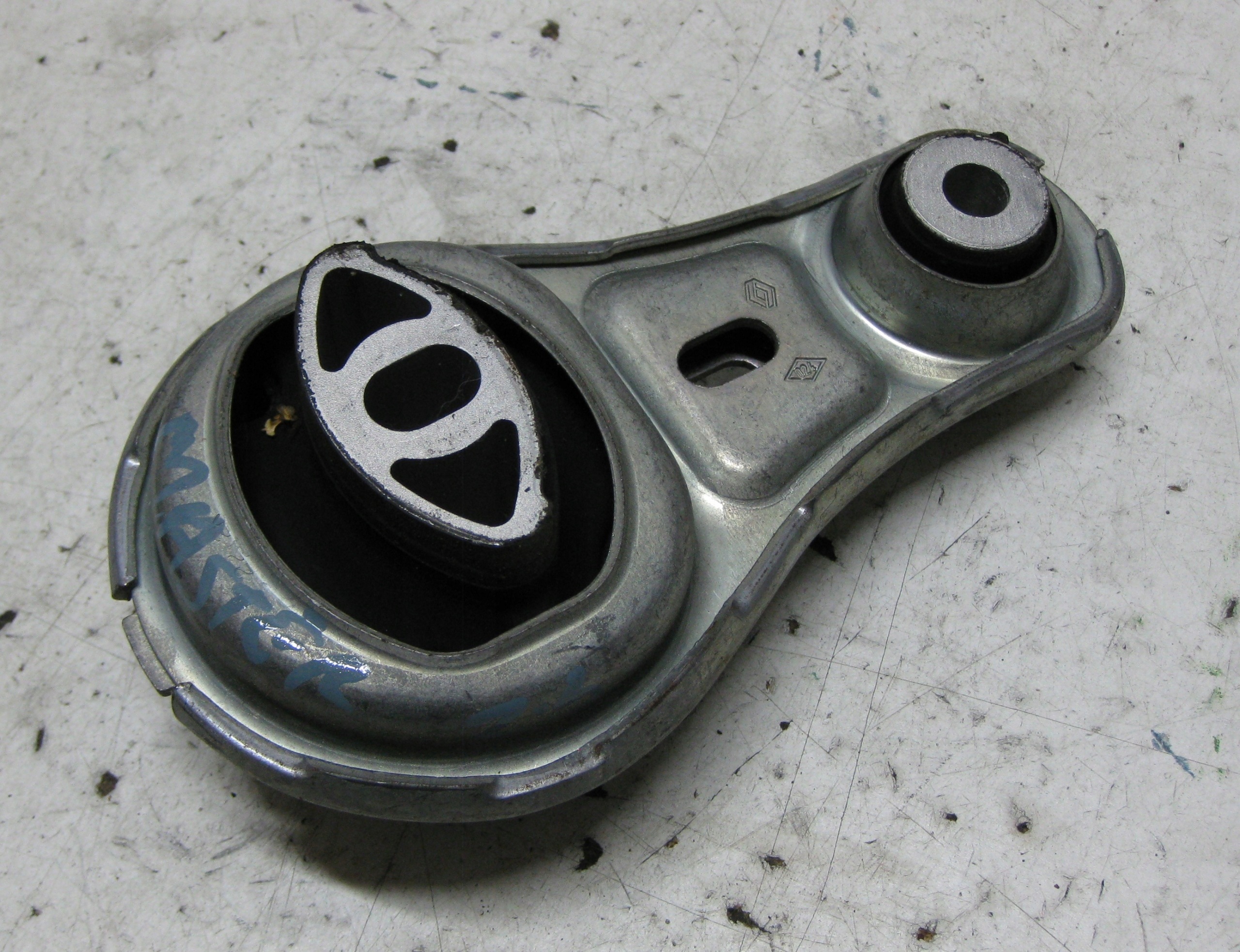 RENAULT MASTER III LIFT holder engine mount 112388746R