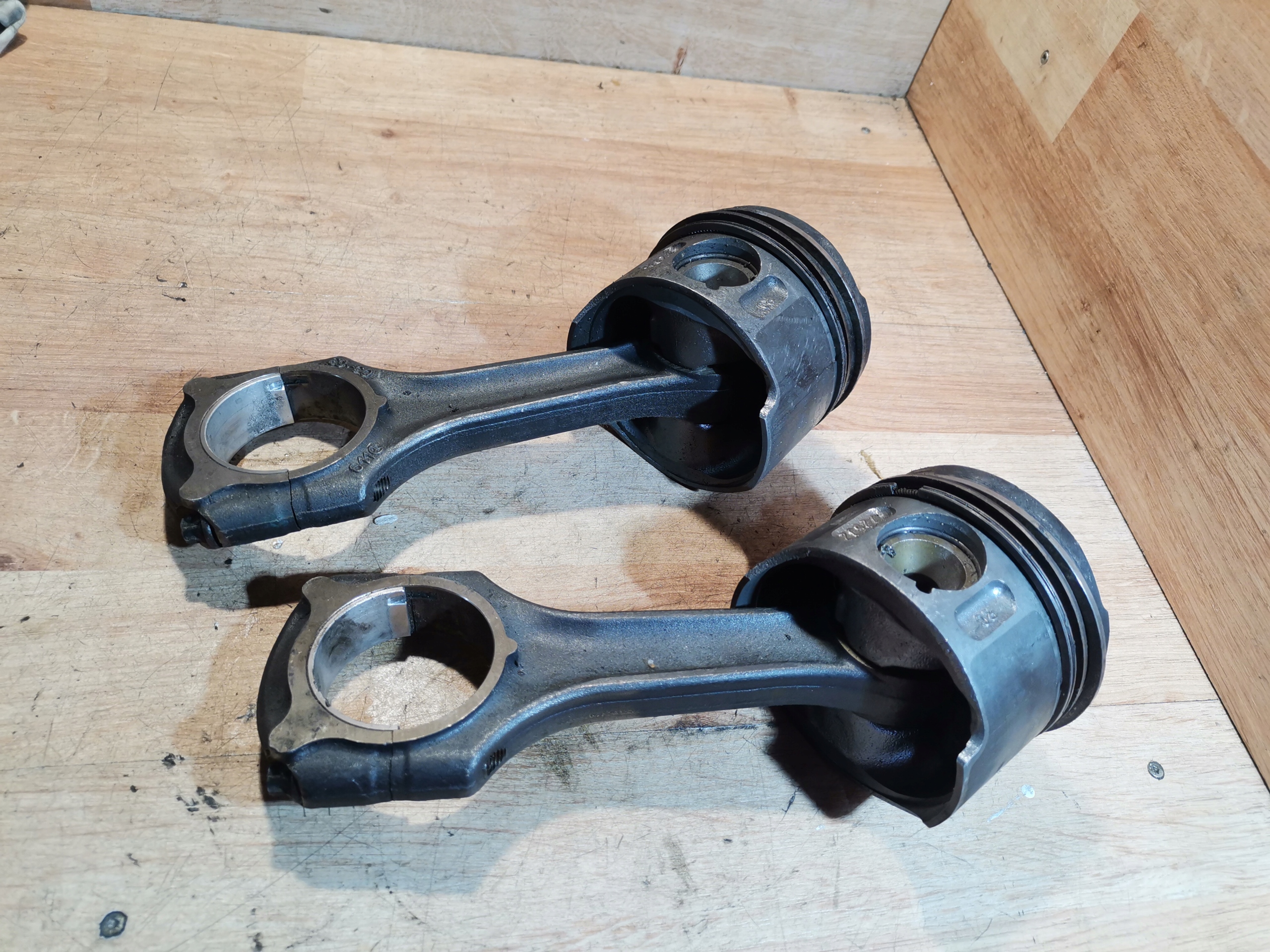piston connecting rod MERCEDES 2.2 CDI 611