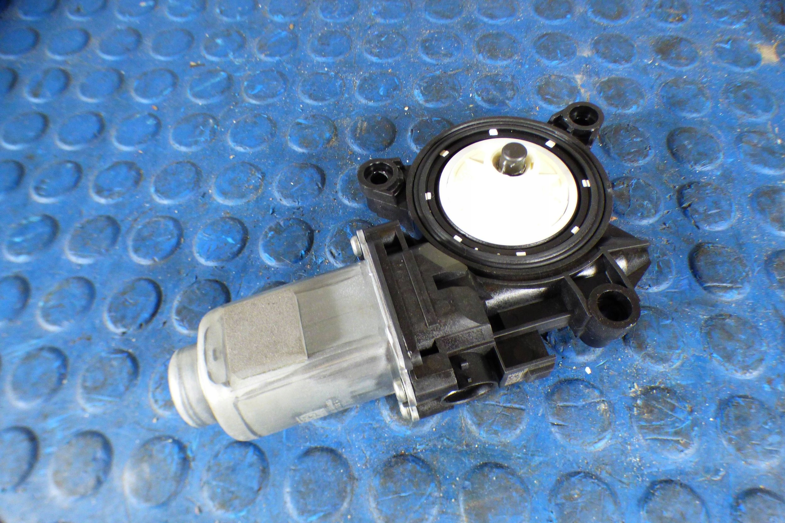 Hyundai Elantra VI mini motor lifting windows right front 82460F2000 2PINY