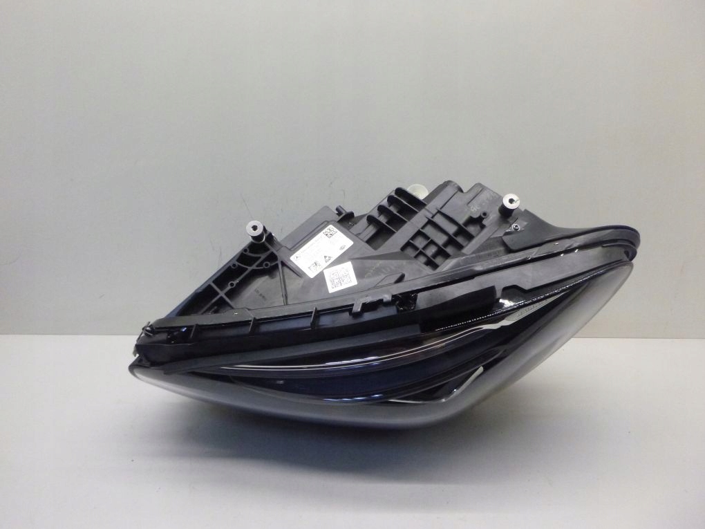 MERCEDES B KLASA W A 247 FULL LED MULTIBEAM left