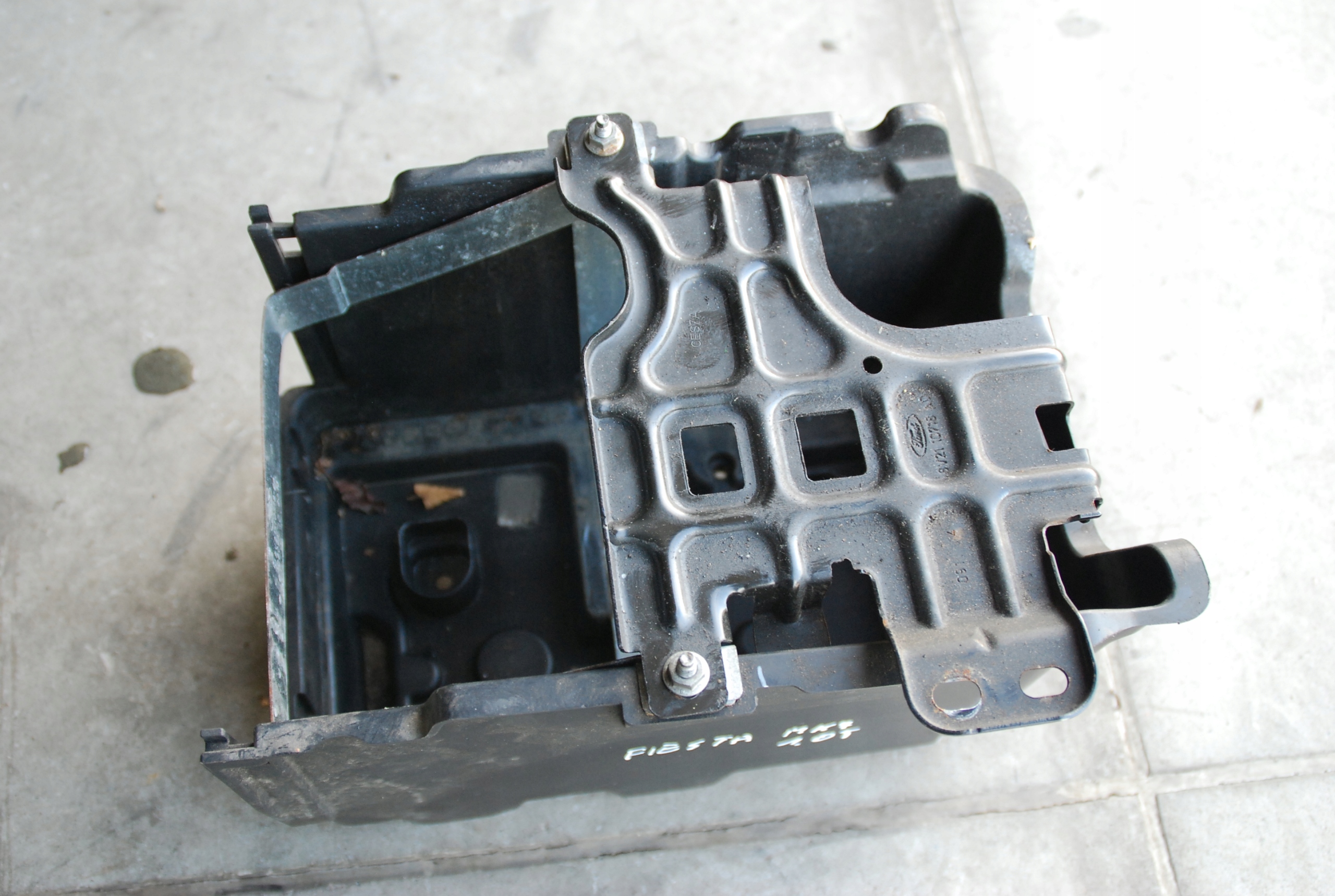 FIEST MK7 LIFT 1.0 КОРПУС АККУМУЛЯТОРА