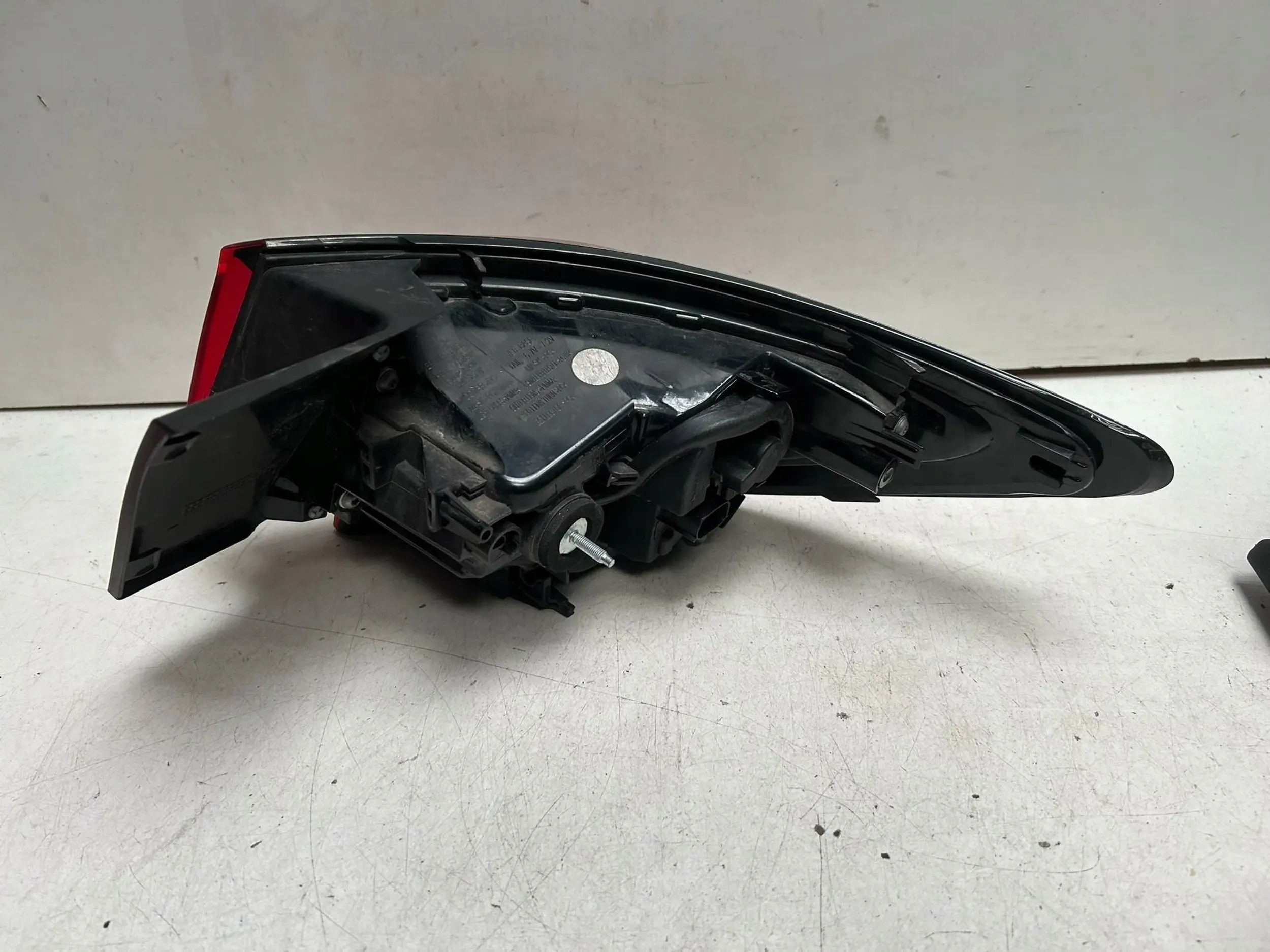 Lampa tył lewy Opel Astra K Numer katalogowy części 39099014