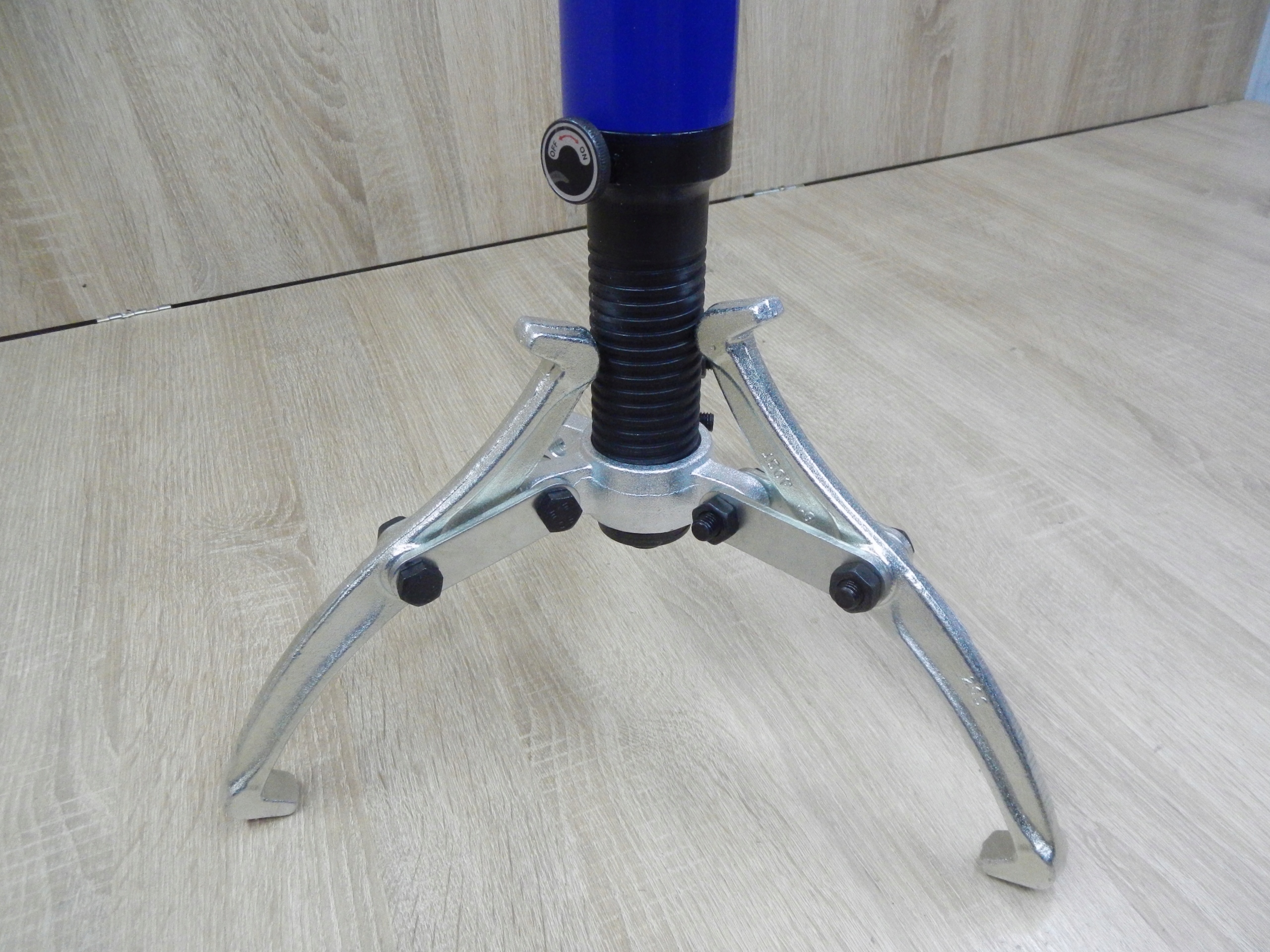 Sciagacz hydrauliczny do lozysk Kol pasowych 5T Producent code T836