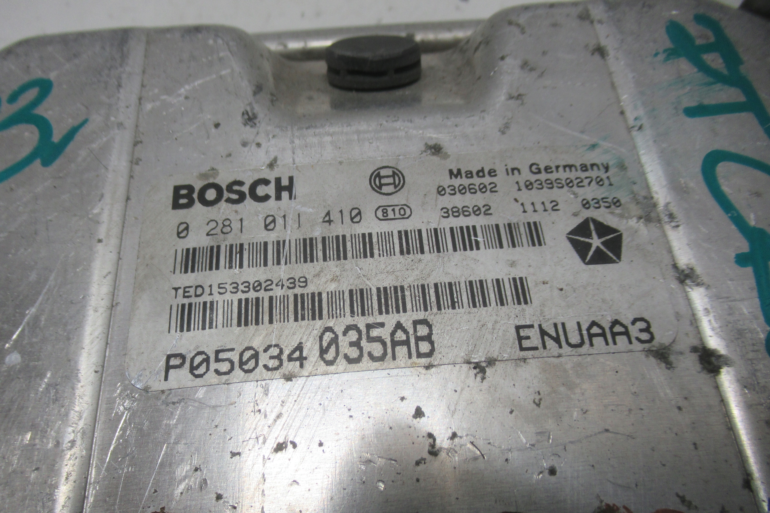 PT CRUISER 2.2 CRD 03R computer control unit of the engine P05034035AB