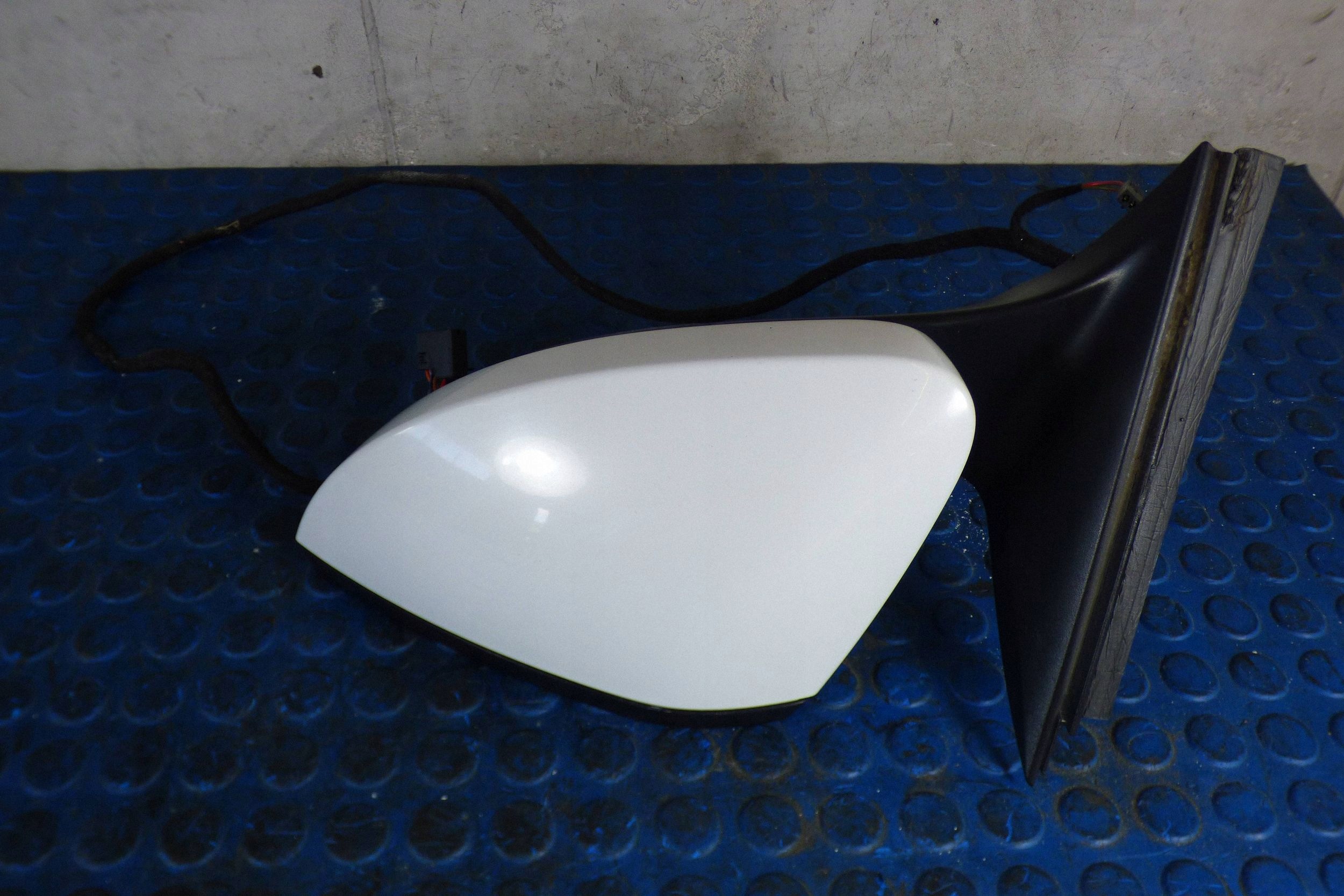 Skoda Superb III mirror left 3V0857933 17PIN st.BDB LAKIER LF9E original