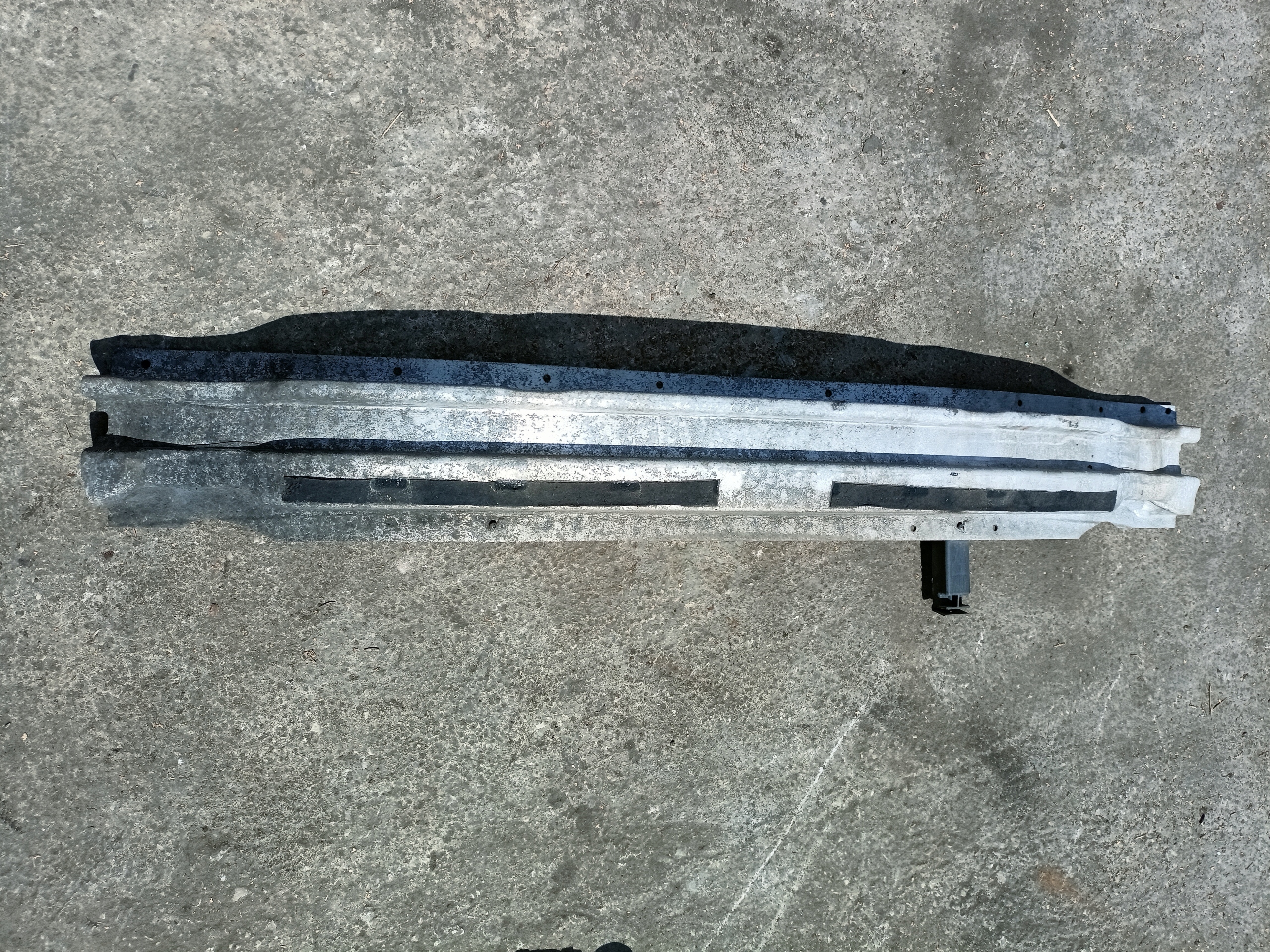 TRAVERSA PARAURTI POSTERIORE AUDI A4 B7