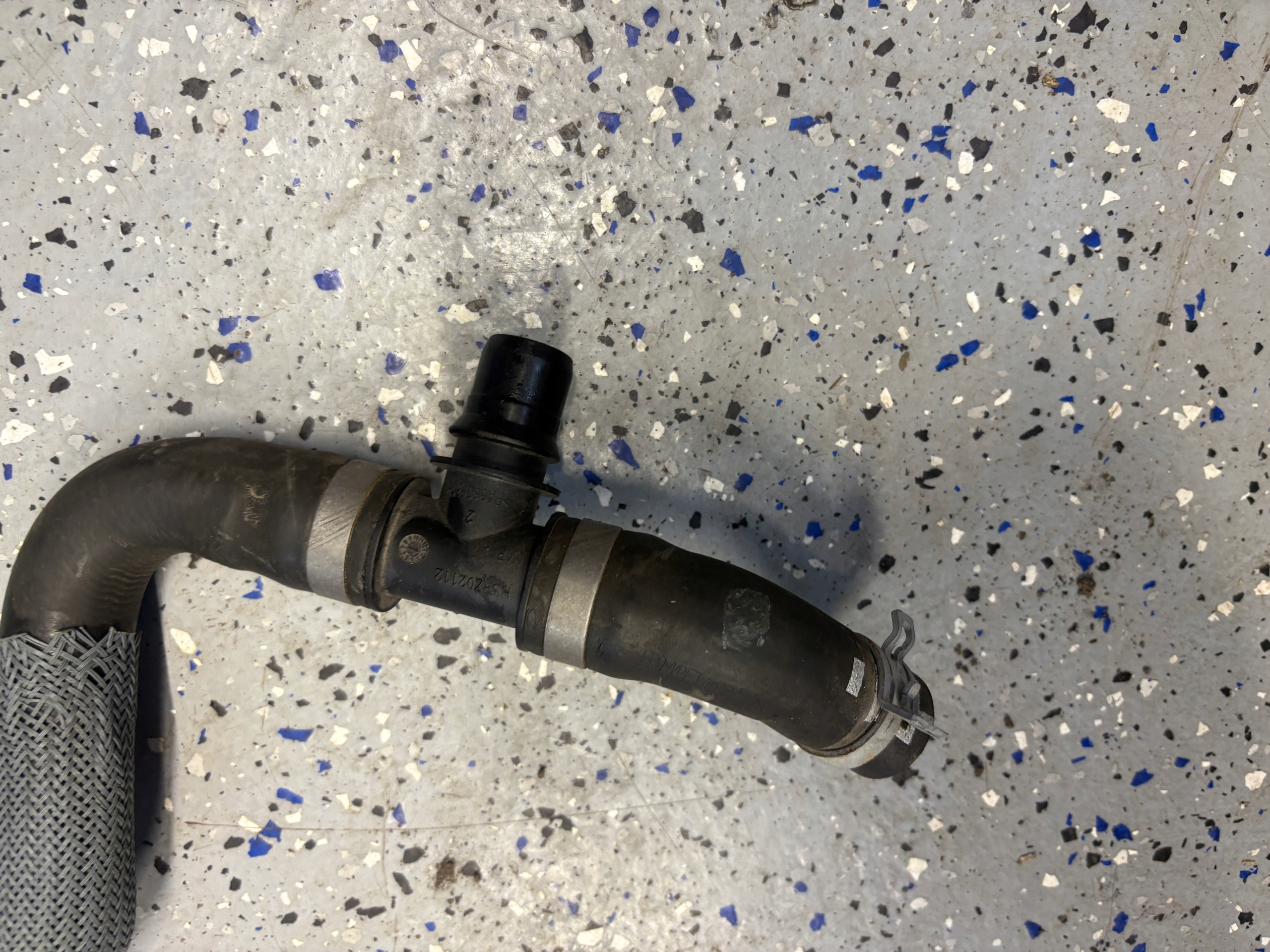 RENAULT AUSTRAL 1,2 E-TECH prijenos crijevo cijev vode 215136682R