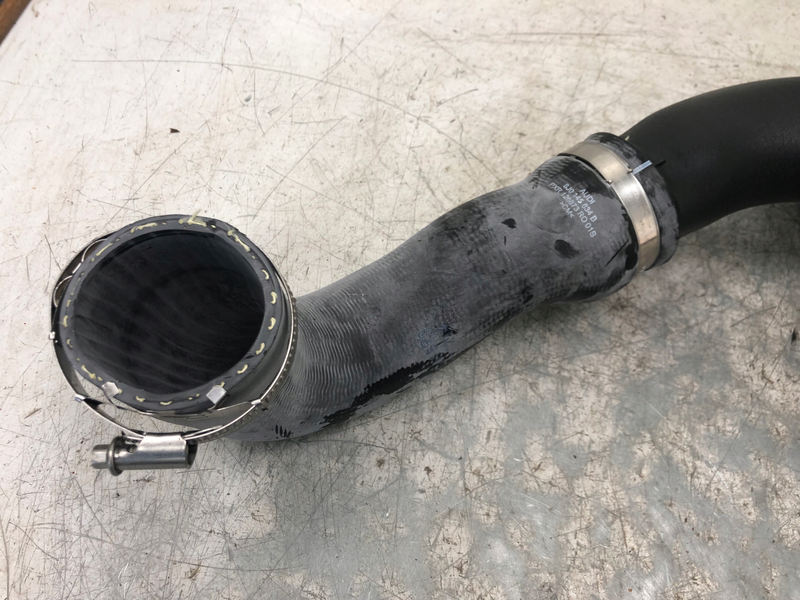 rohr Schlauch intercooler AUDI TT VW GOLF VI 8J0145834B