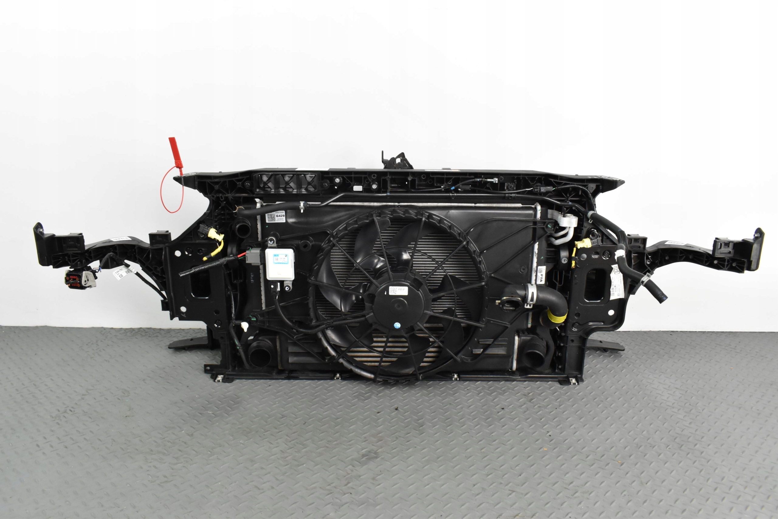 PAS PRZEDNI CHŁODNICE WENTYLATOR BELKA 25380-G4200 KIA CEED III I30 III 21- Jakość części (zgodnie z GVO) Q - oryginał z logo producenta części (OEM, OES)