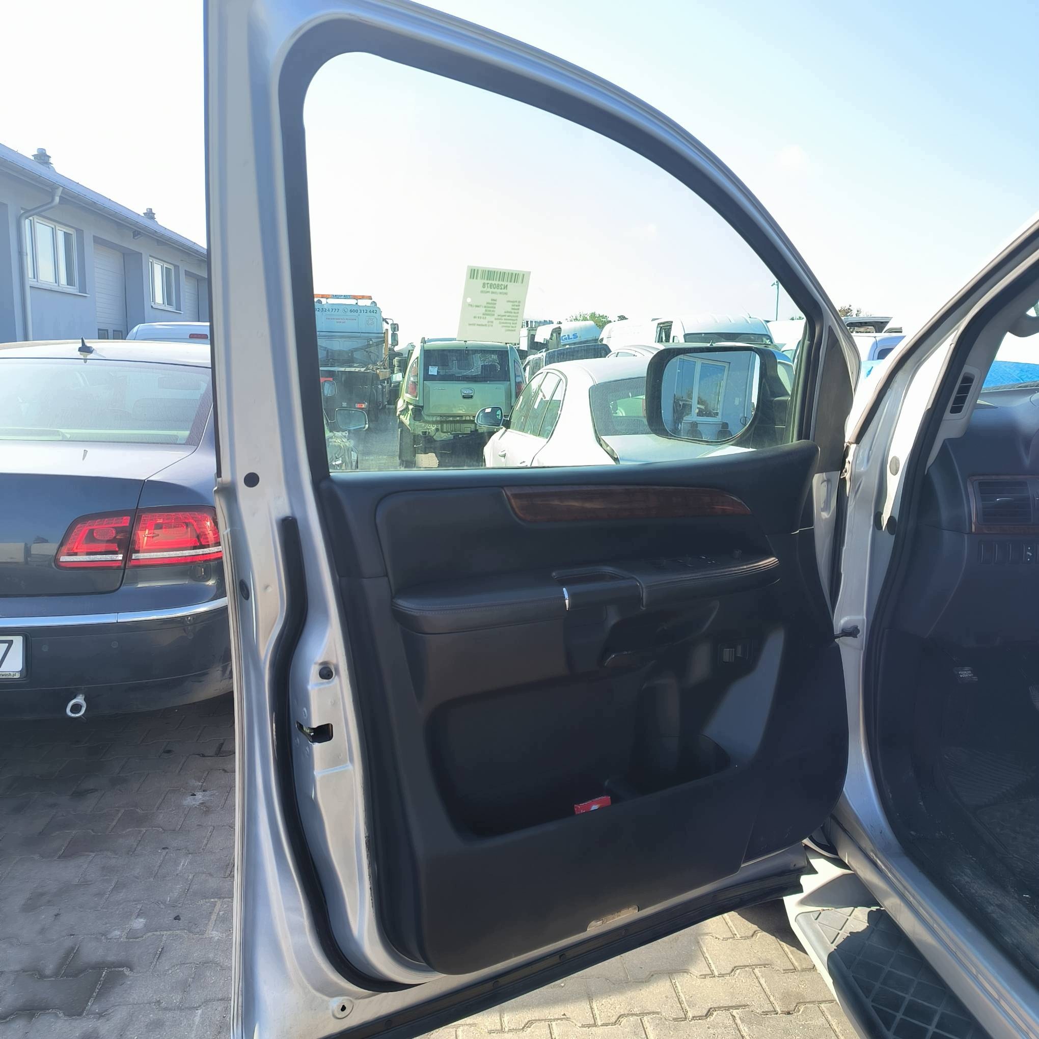 door left front K12 NISSAN ARMADA and TA60 LIFT