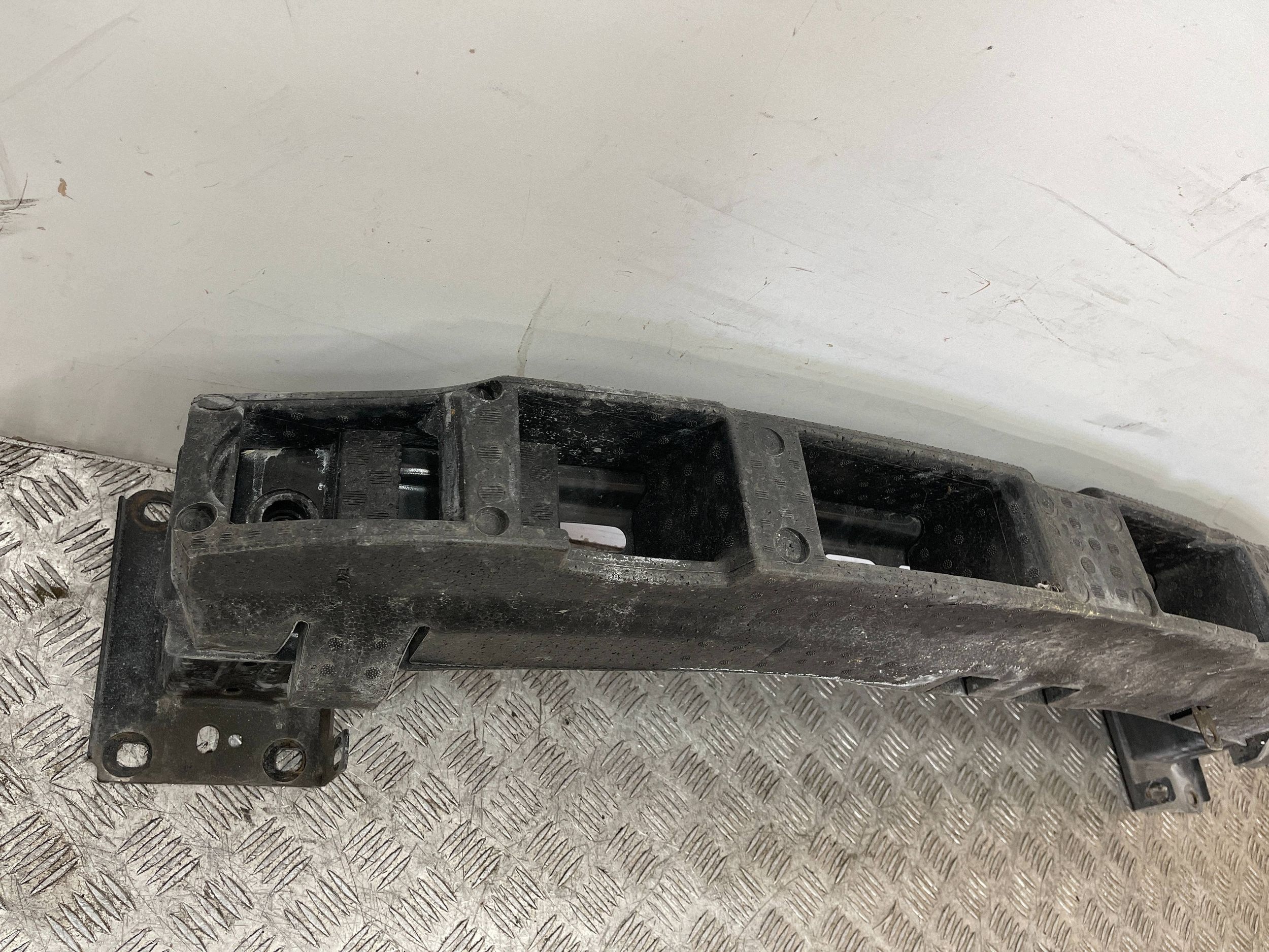 bumper support of the front front SKODA OCTAVIA 3 III 5E 12