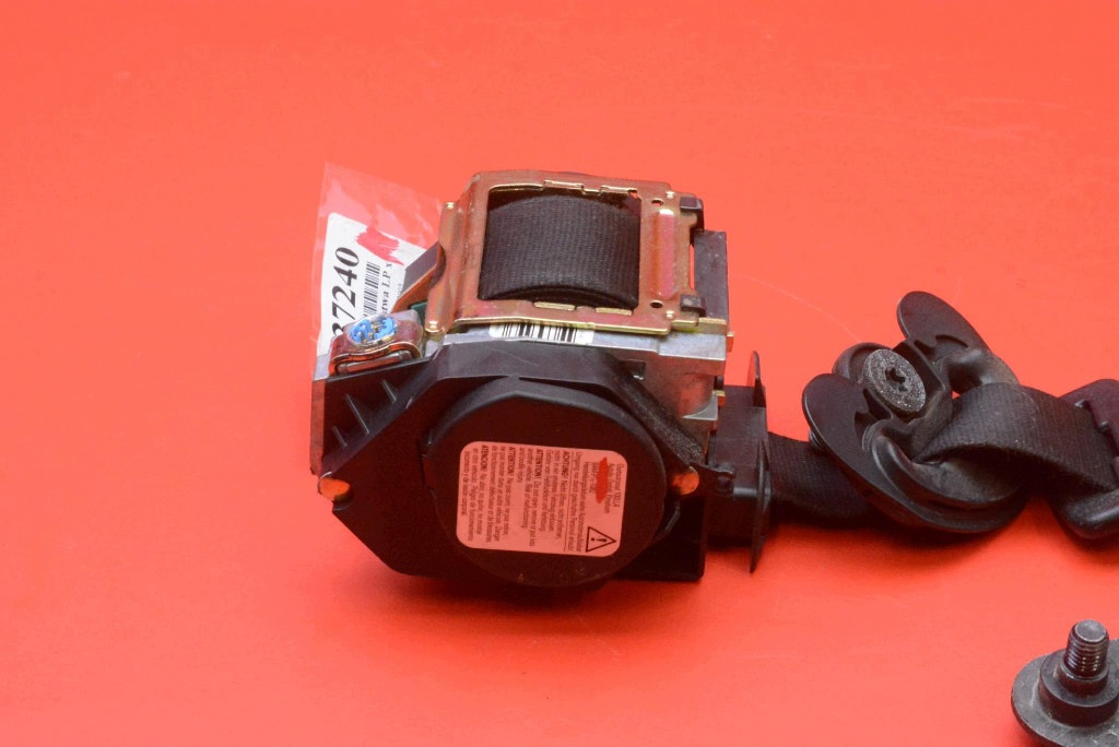 seat belt left front adjuster S1826674312W BMW E65 E66 01-05