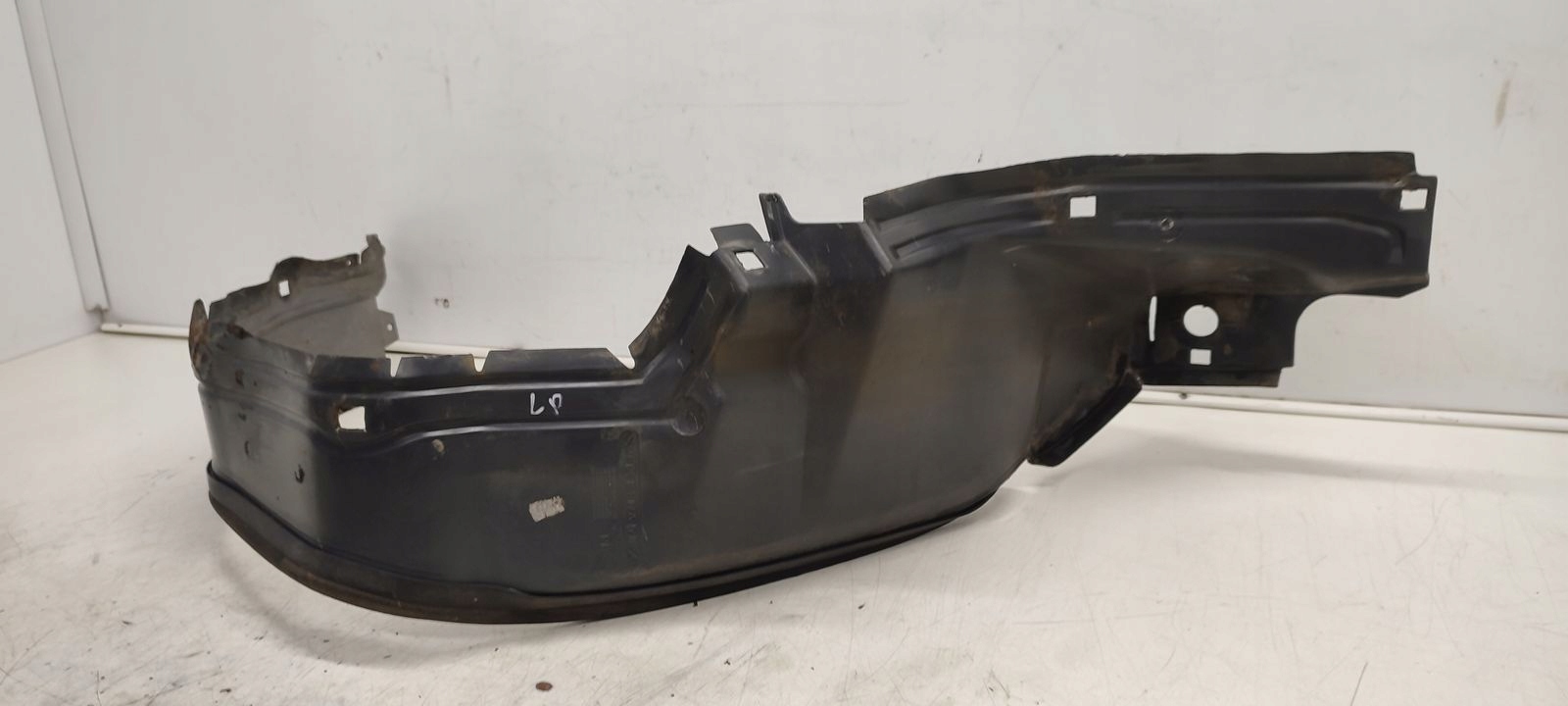 mudguard front front left Mercedes W124 kombi 2,2