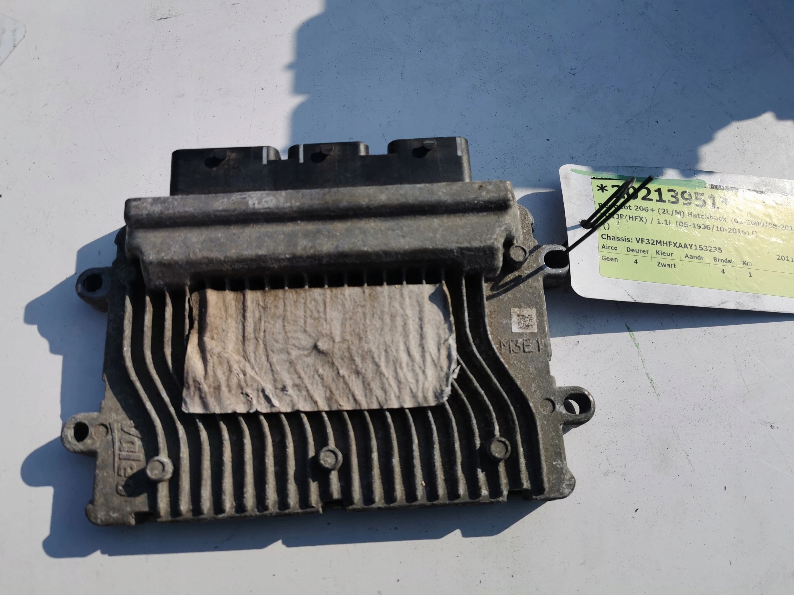 PEUGEOT 206 1.1B 21586716-0A SW9667112180 Computer