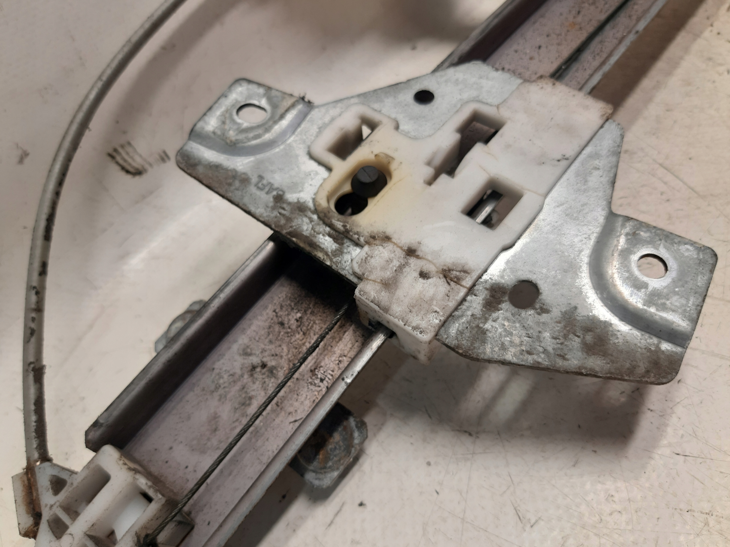 window regulator left front manual KIA PICANTO and