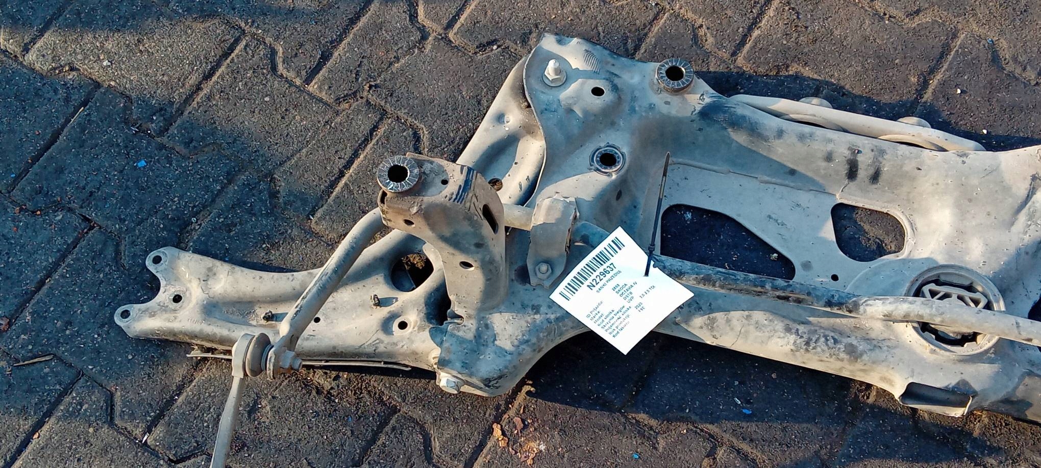 SANKI PRZEDNIE SKODA OCTAVIA IV Typ samochodu Samochody osobowe