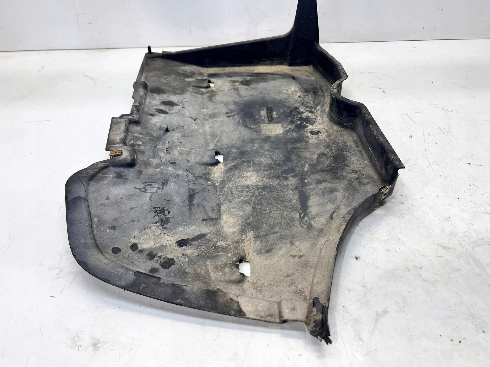 cover chassis rear part left AUDI Q5 FY 80A825219A 1/25