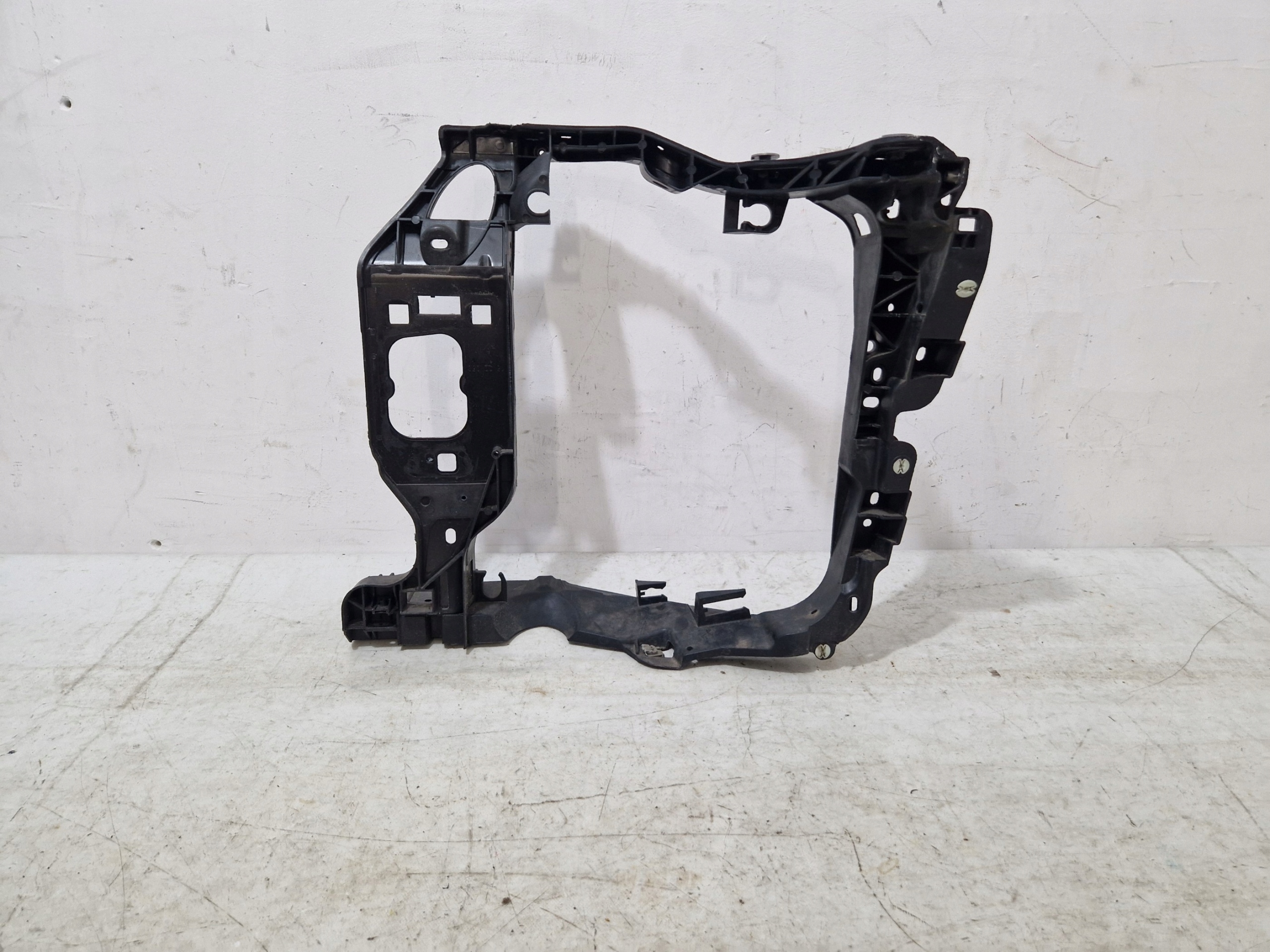 PORSCHE MACAN 2015 95B right OKULAR supports pillar 95B805594