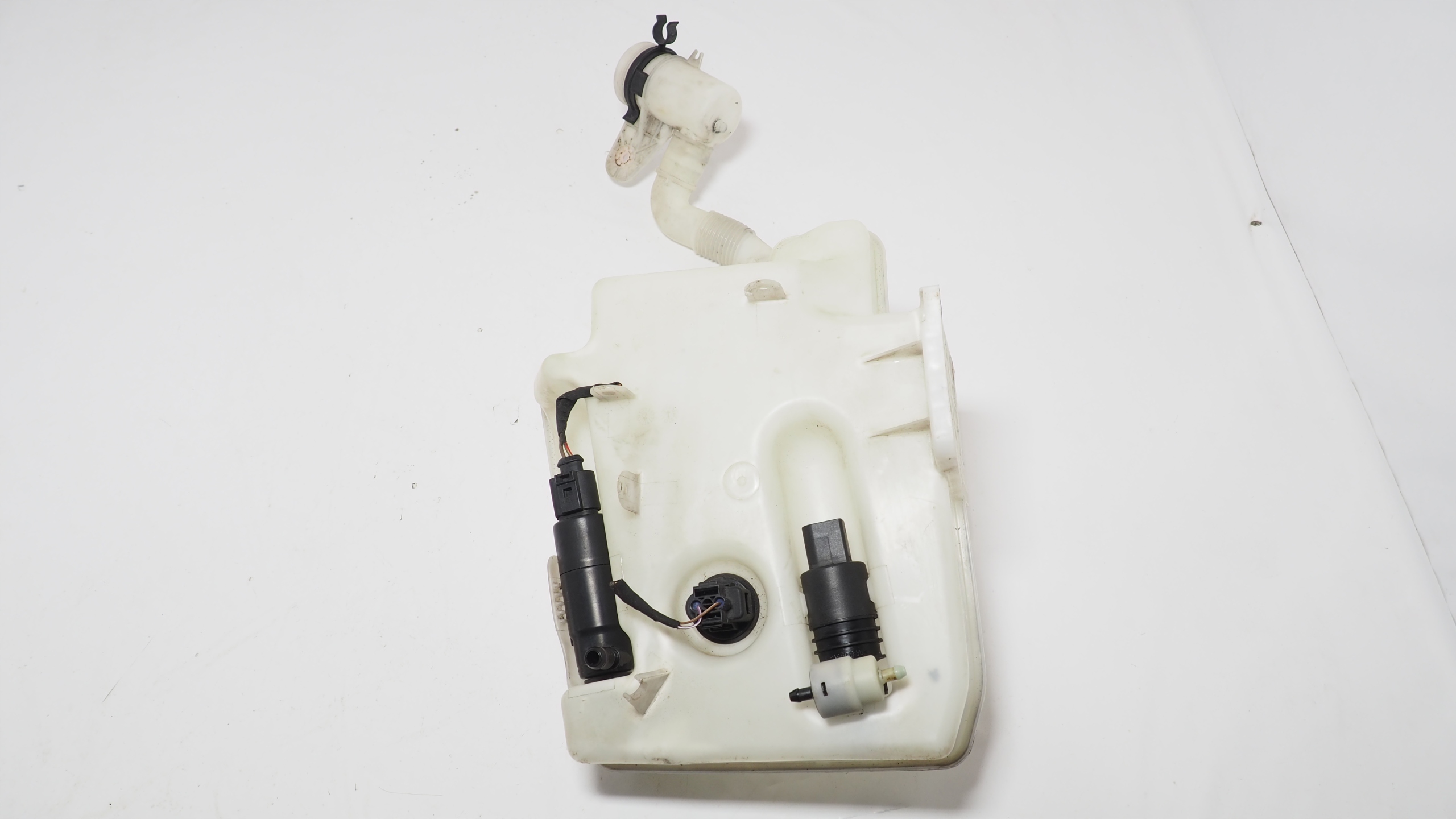VW Audi Seat Skoda washer fluid tank