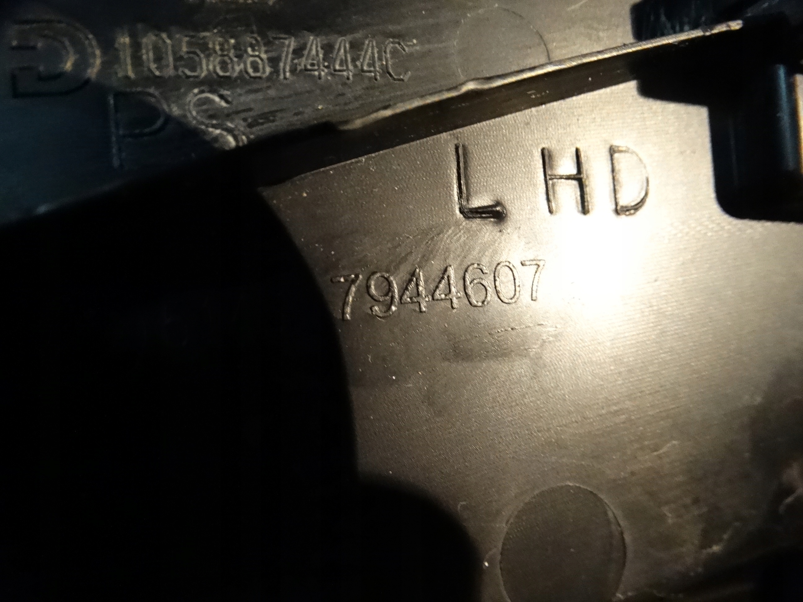 cover lower left consoles BMW G01 G02 1
