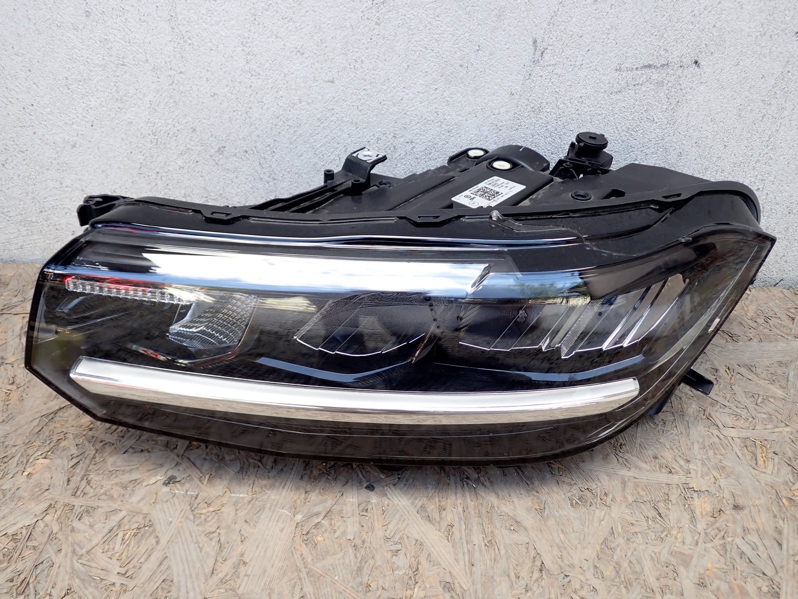 light left REFLEKTOR left LED VW T CROSS 2GM C11 LIFT 2023- 2GM941005B 132
