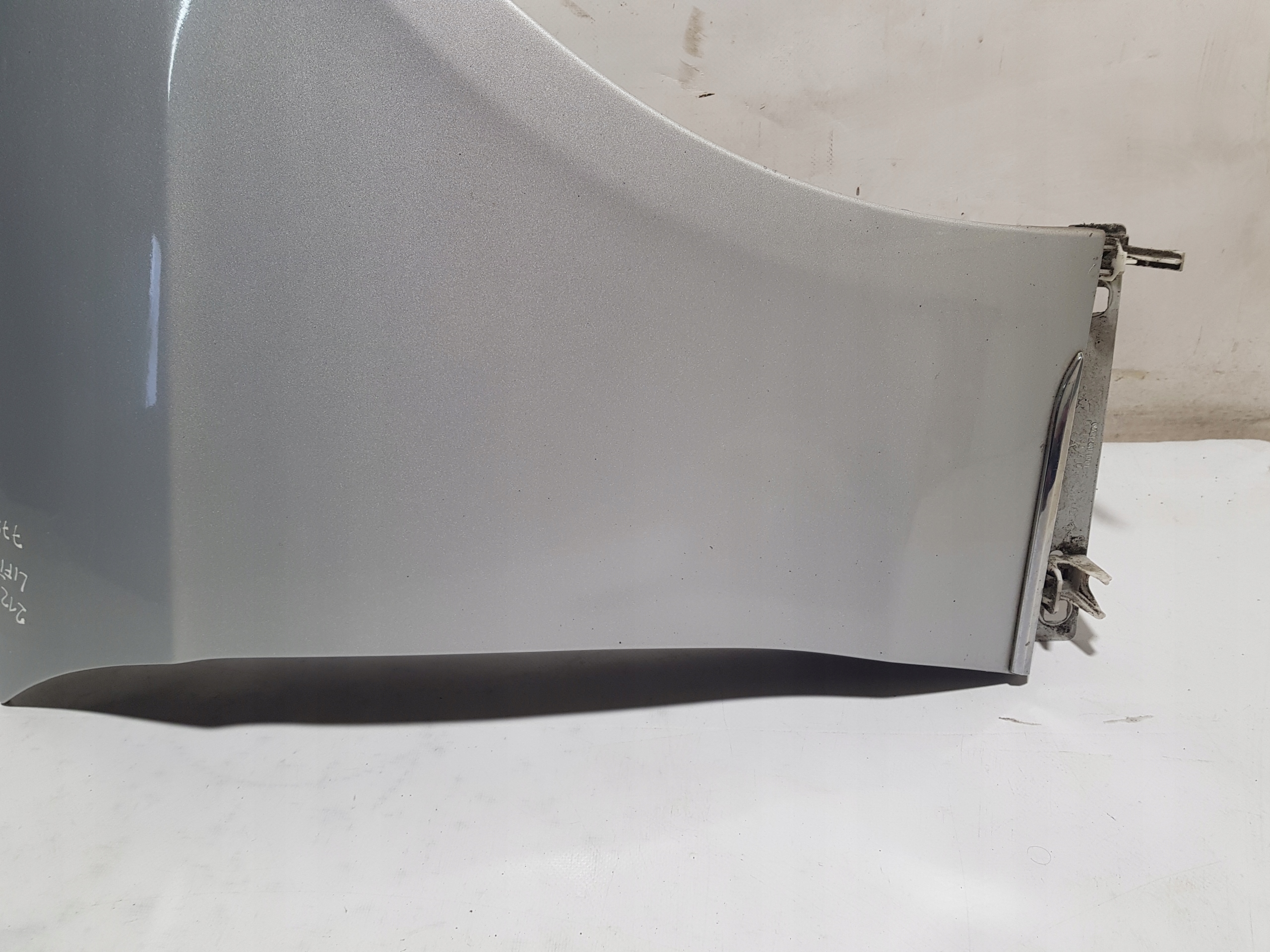 fender right front MERCEDES W212 C775 775