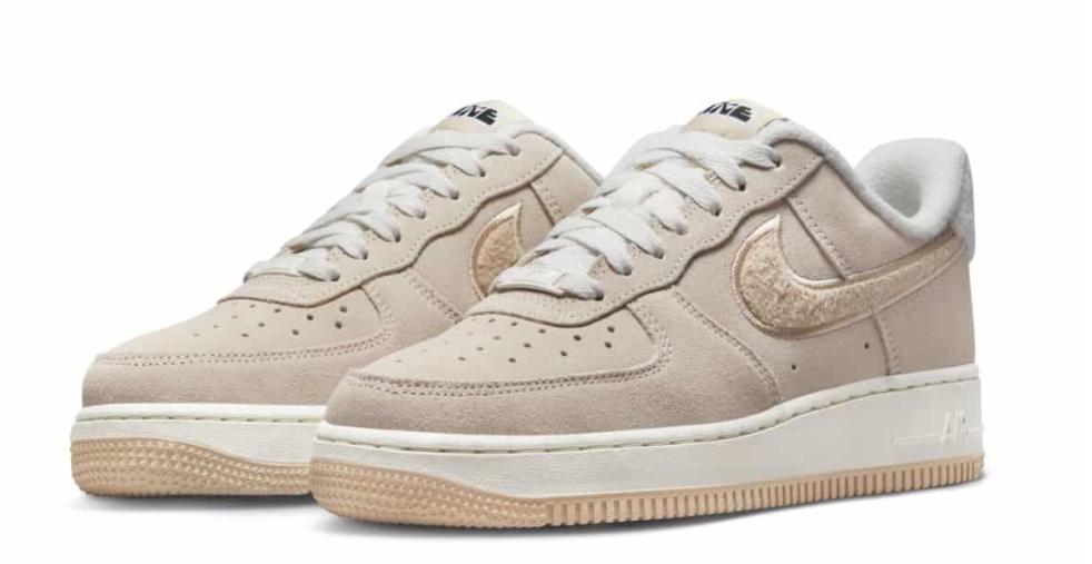 Boty Nike Air Force 1 '07 Sanddrift Fleece DQ7583-001 42,5