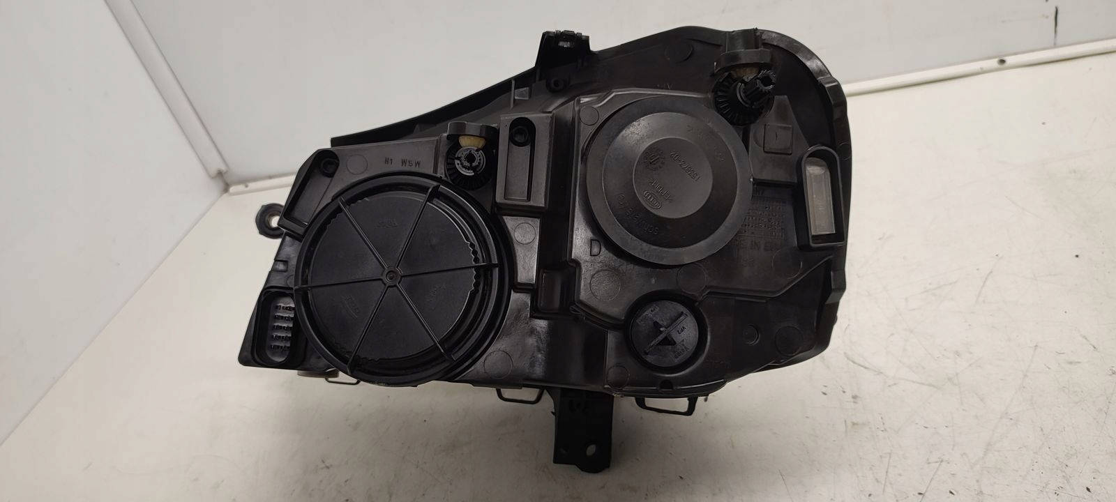 light front front right VW Polo 9N LIFT
