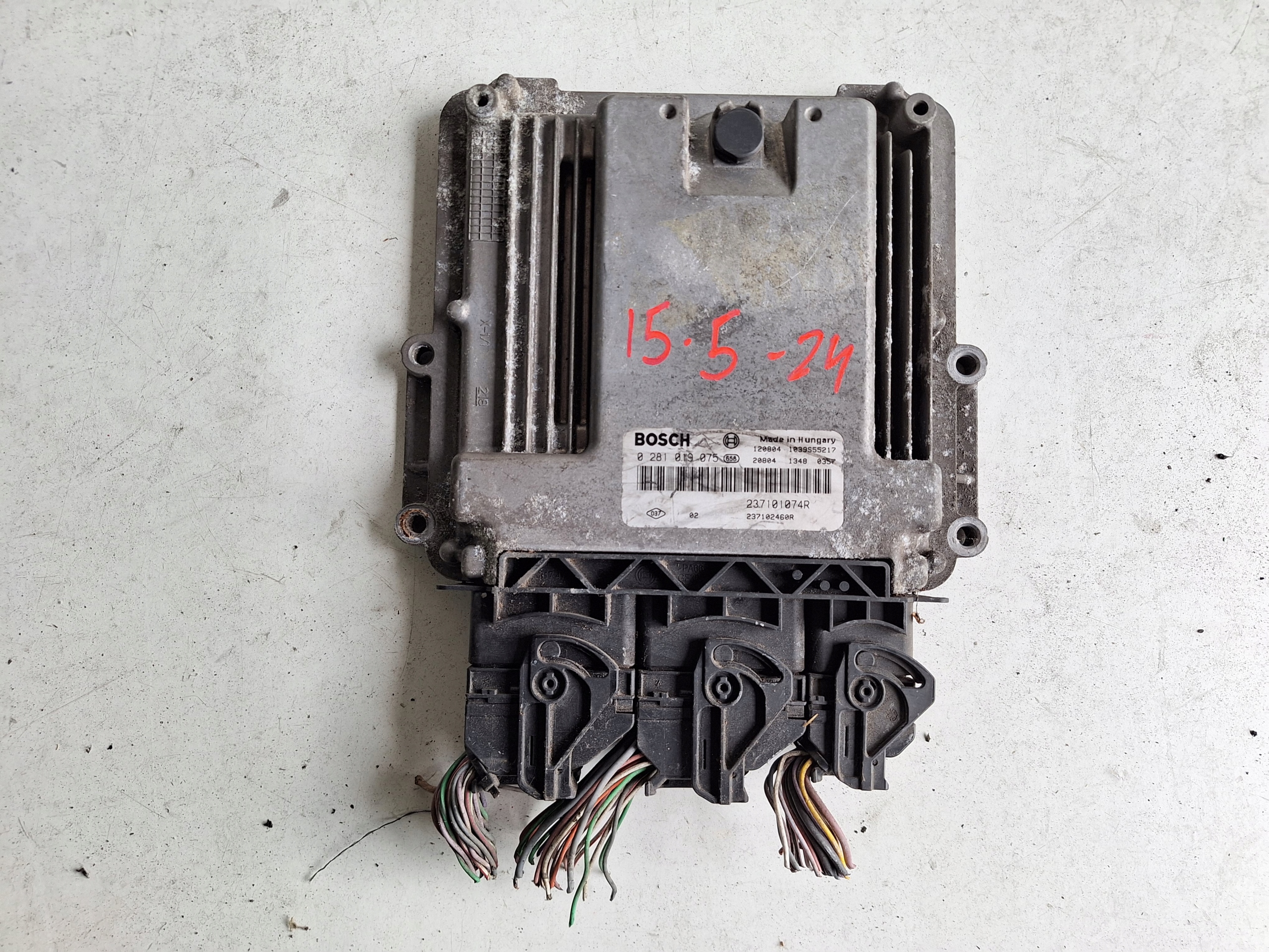 control unit computer of the engine 0281019075 237101074R BOSCH