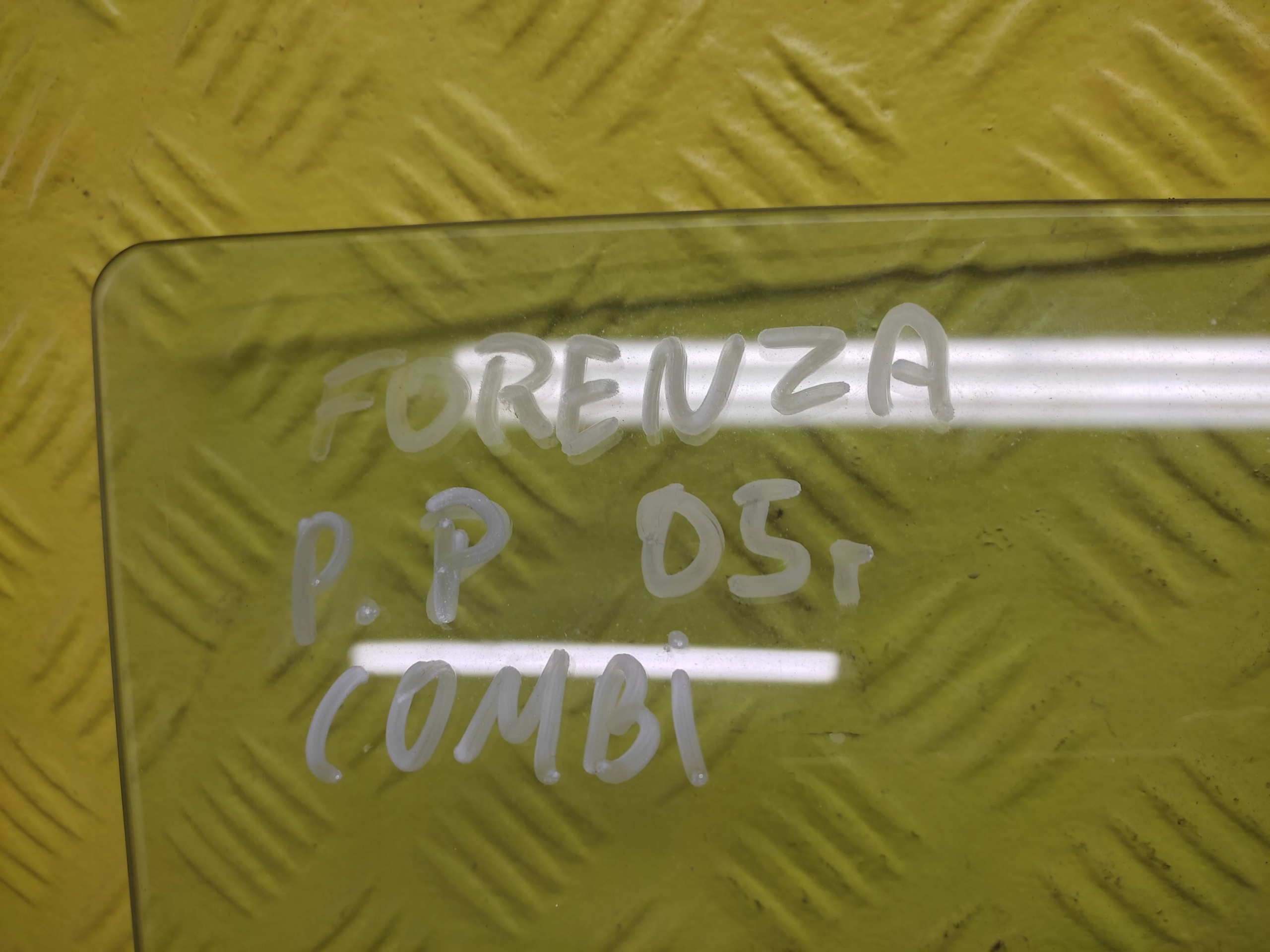 SUZUKI FORENZA window door right front