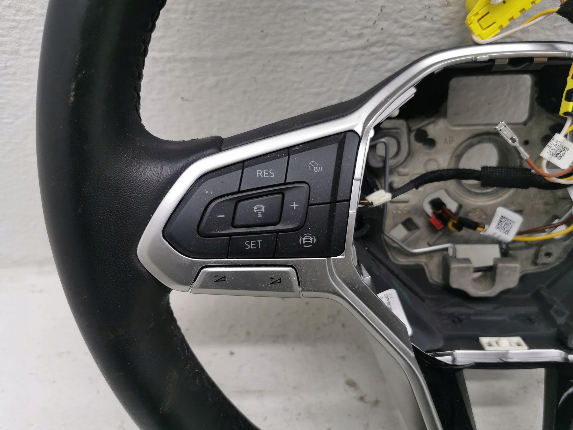 lenkrad MULTI Leder VW GOLF VIII 5H0419089HP