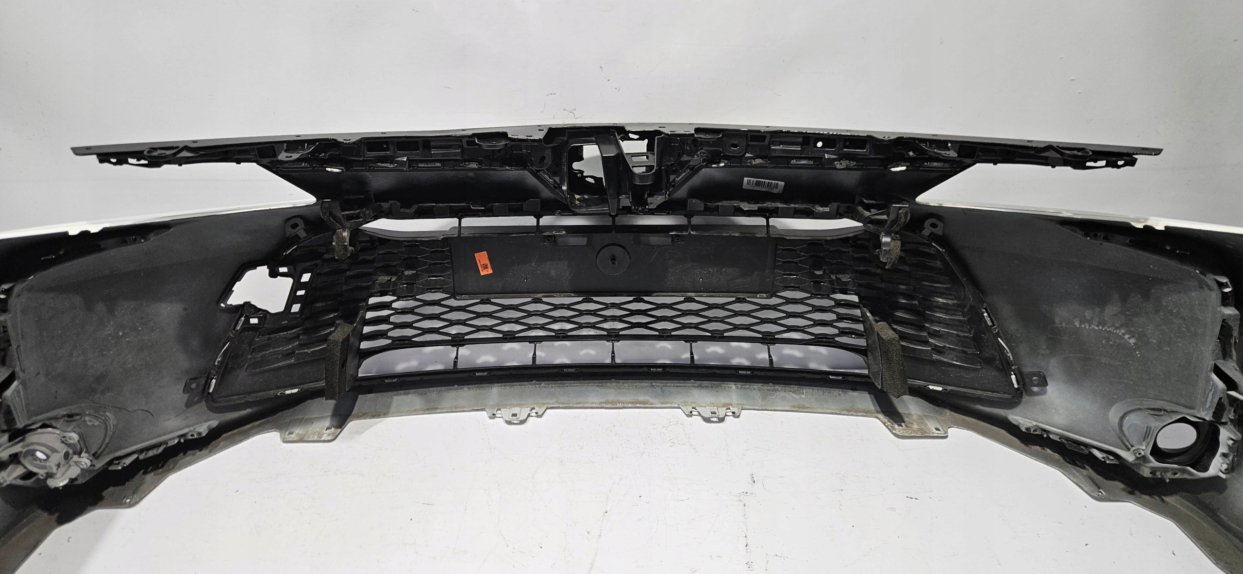 Frontstoßstange Grill Nebelscheinwerfer TOYOTA COROLLA E21 LIFT Sedan