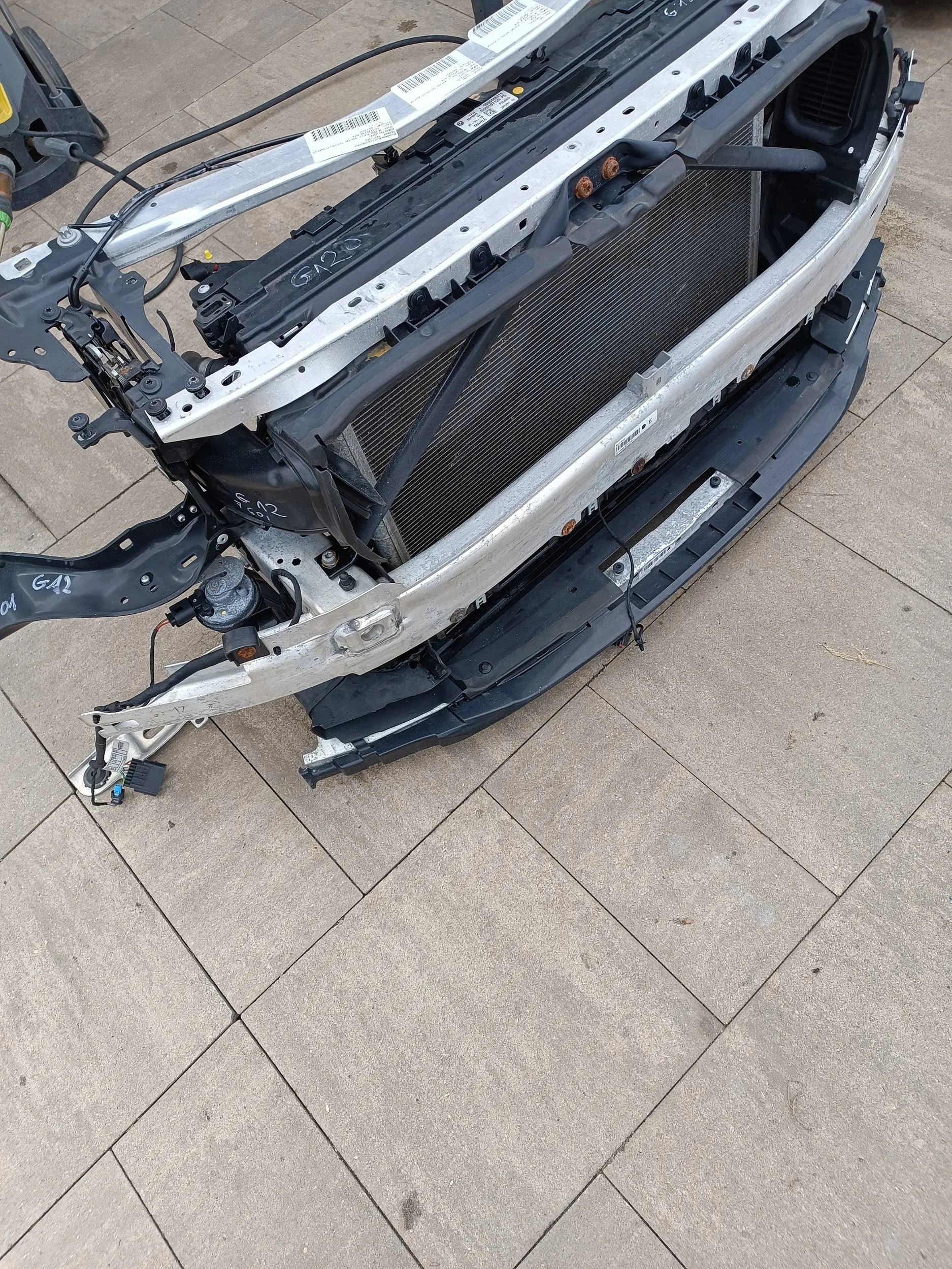 BMW 7 G11 G12 KOMPLETNY PAS PRZEDNI Producent części BMW OE