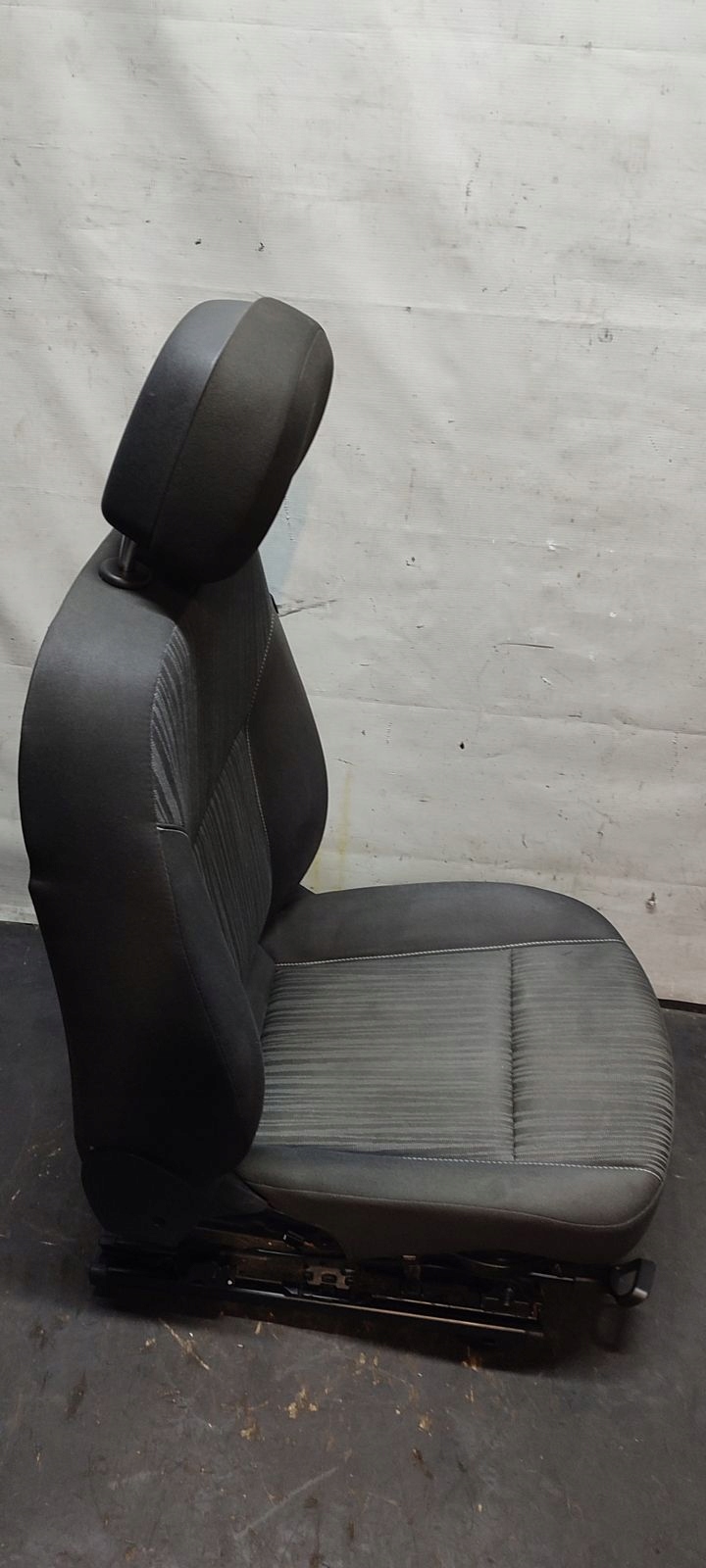 seat front left driver´s Opel Astra J kombi