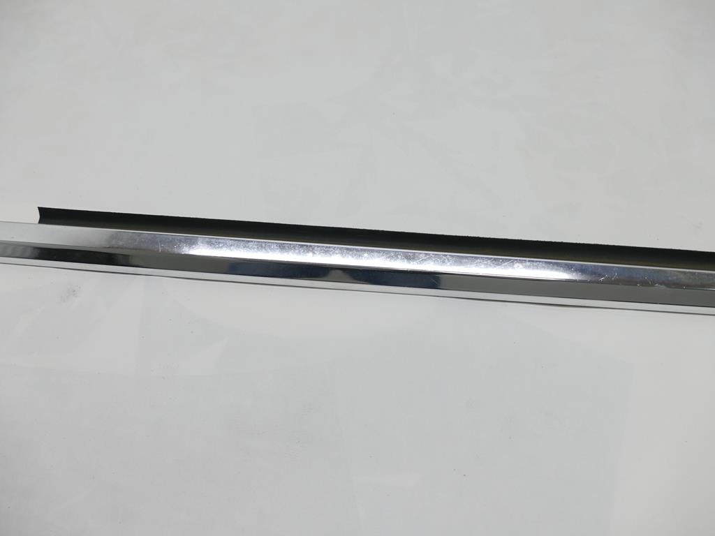 MERCEDES S W126 300 SE moulding dust P.T.