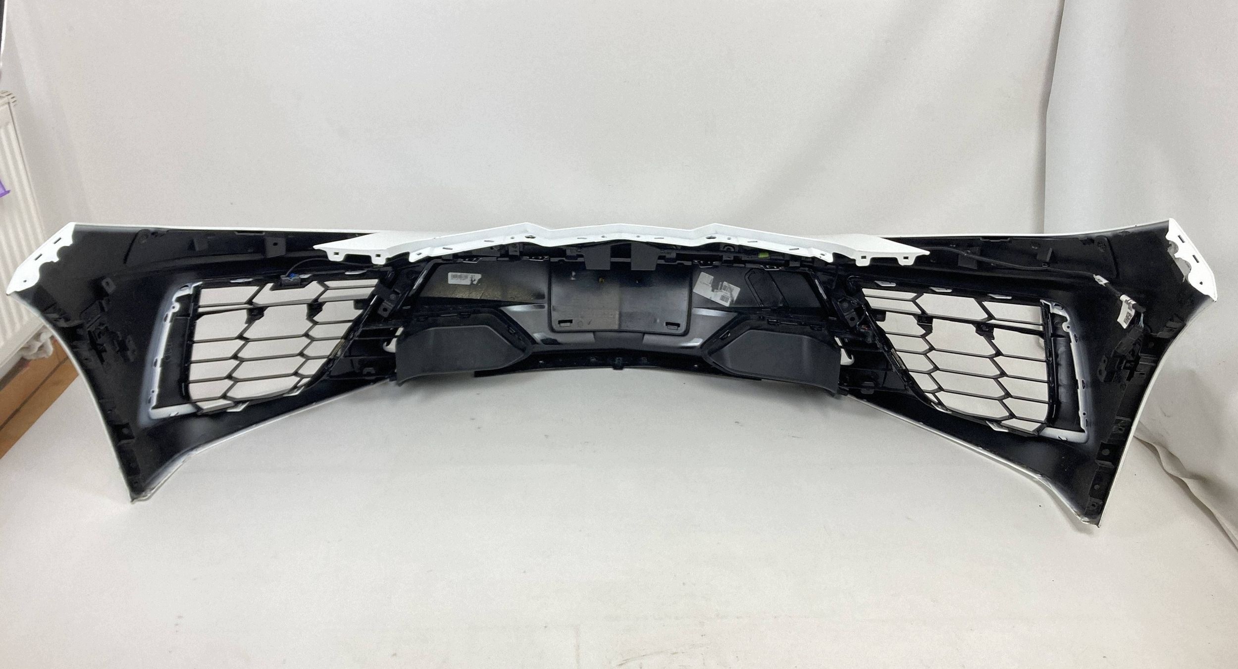 Chevrolet Corvette C8 Stingray Z51 front bumper complete 2020-26 OEM