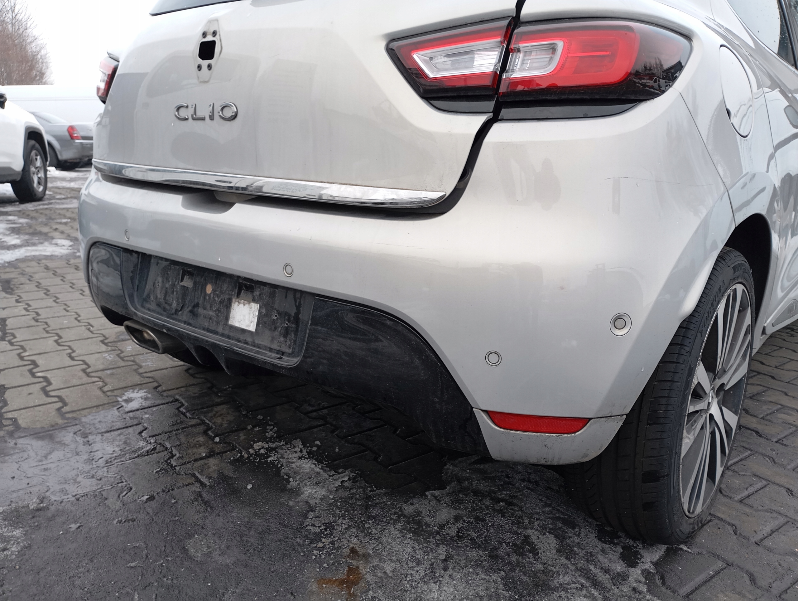 RENAULT CLIO 4 IV BH TEKNV lökhárító far hátsó 6PDC 6xPDC INITIALE HB 5D