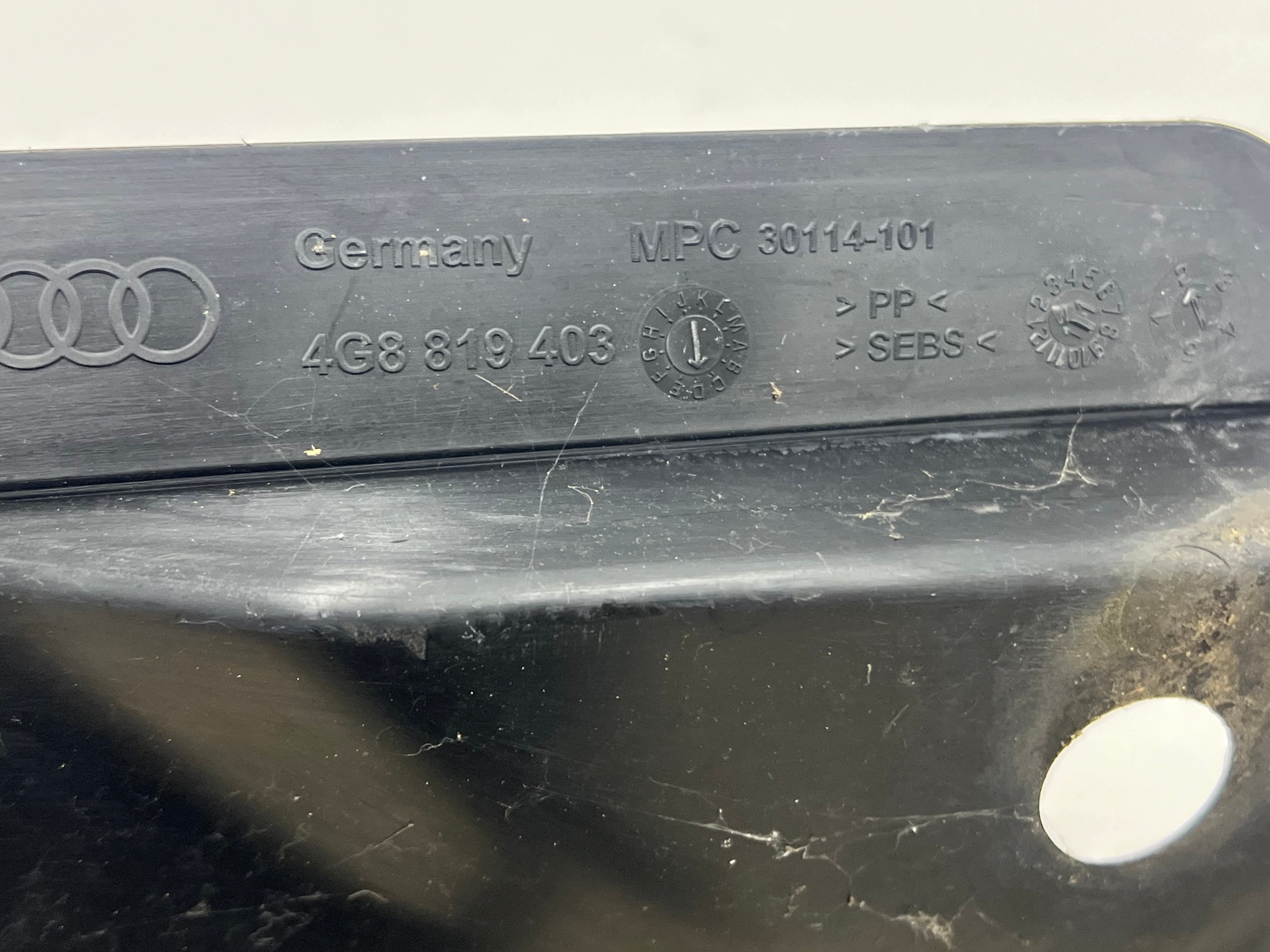 AUDI RS7 S7 A7 4G8 C7 moulding torpedo 4G8819403