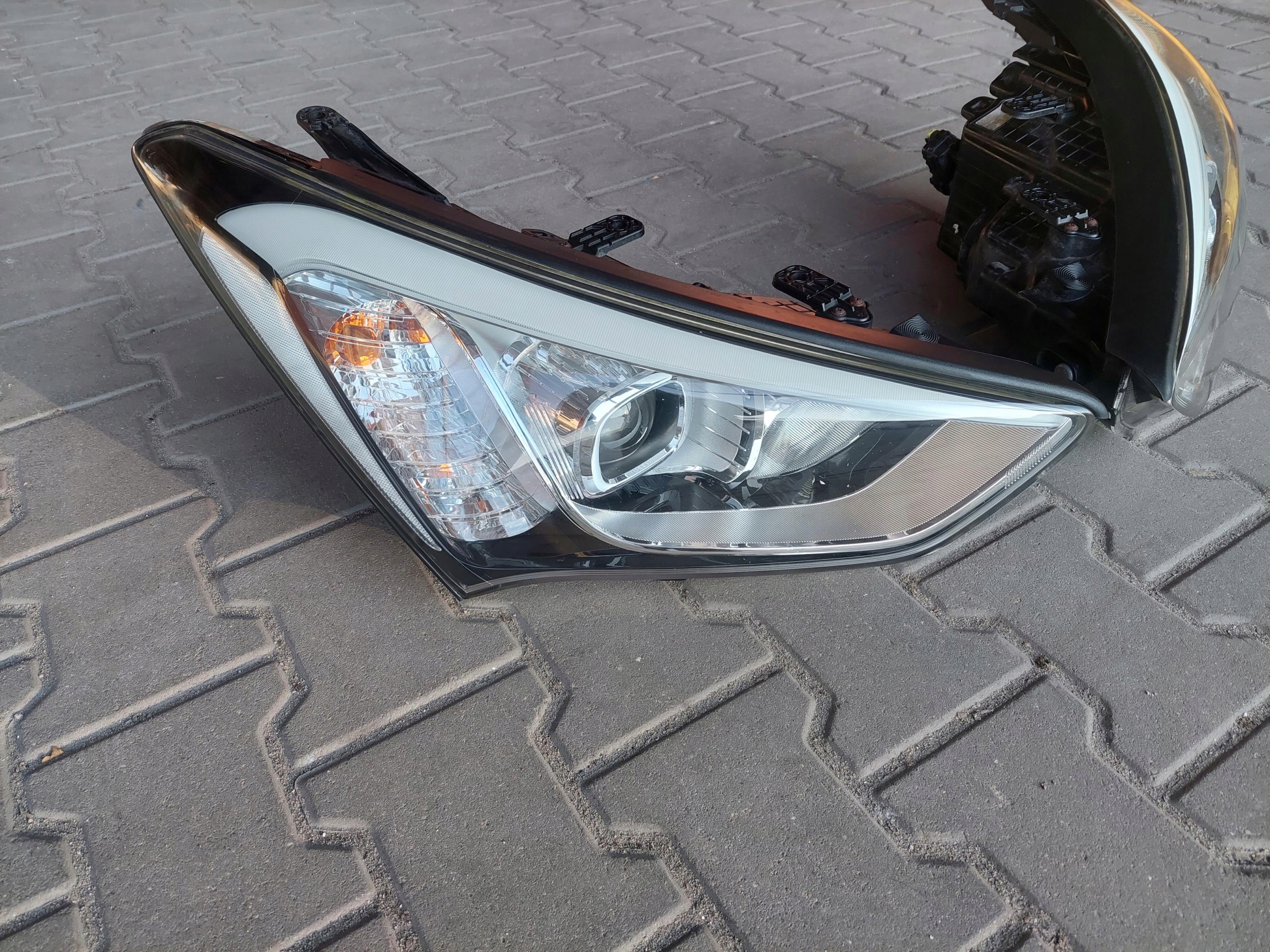 light left front front left EUROPA HYUNDAI SANTA FE III