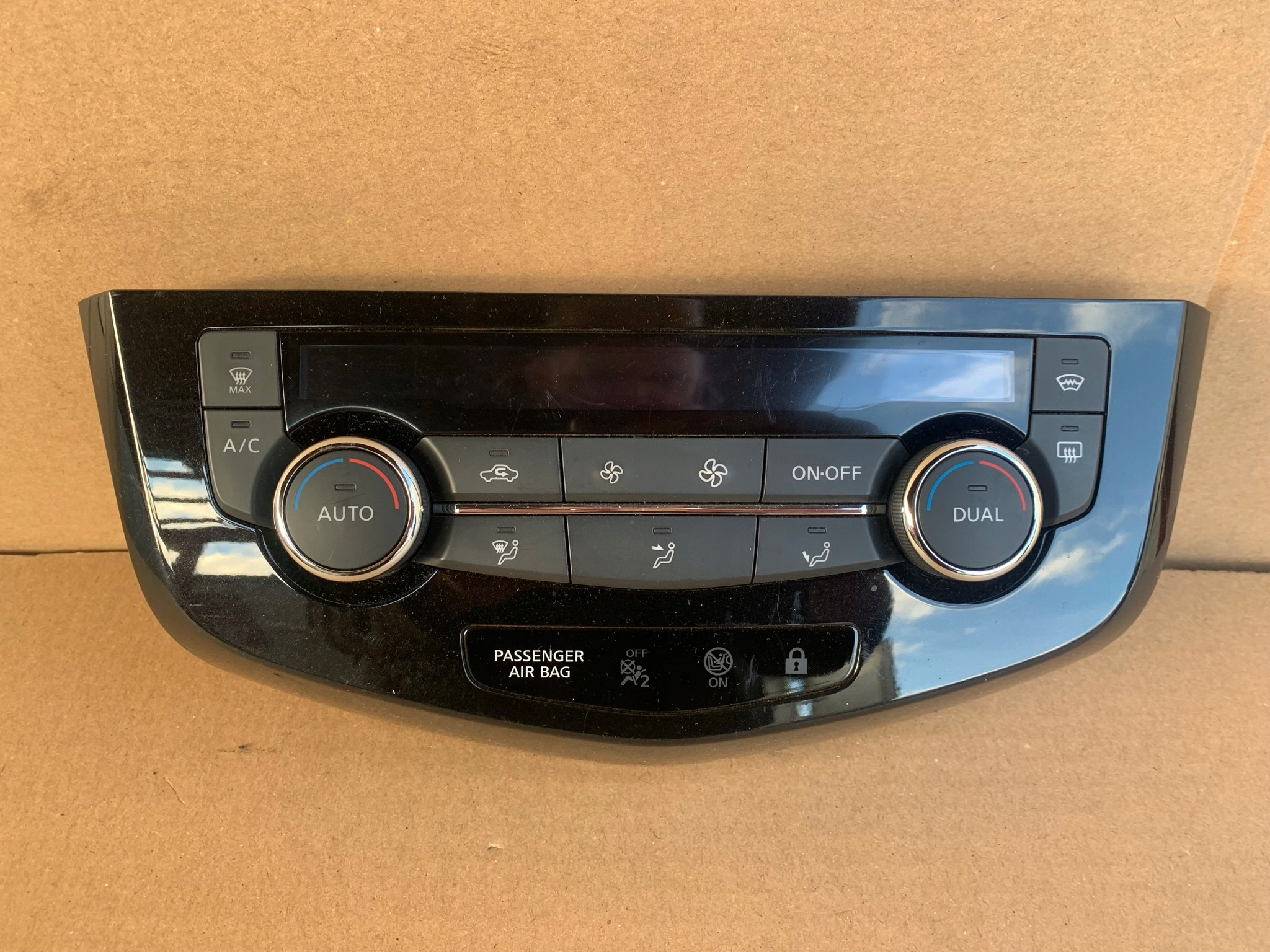 NISSAN X-TRAIL T32 UNITE COMMANDE CLIMA QASHQAI II