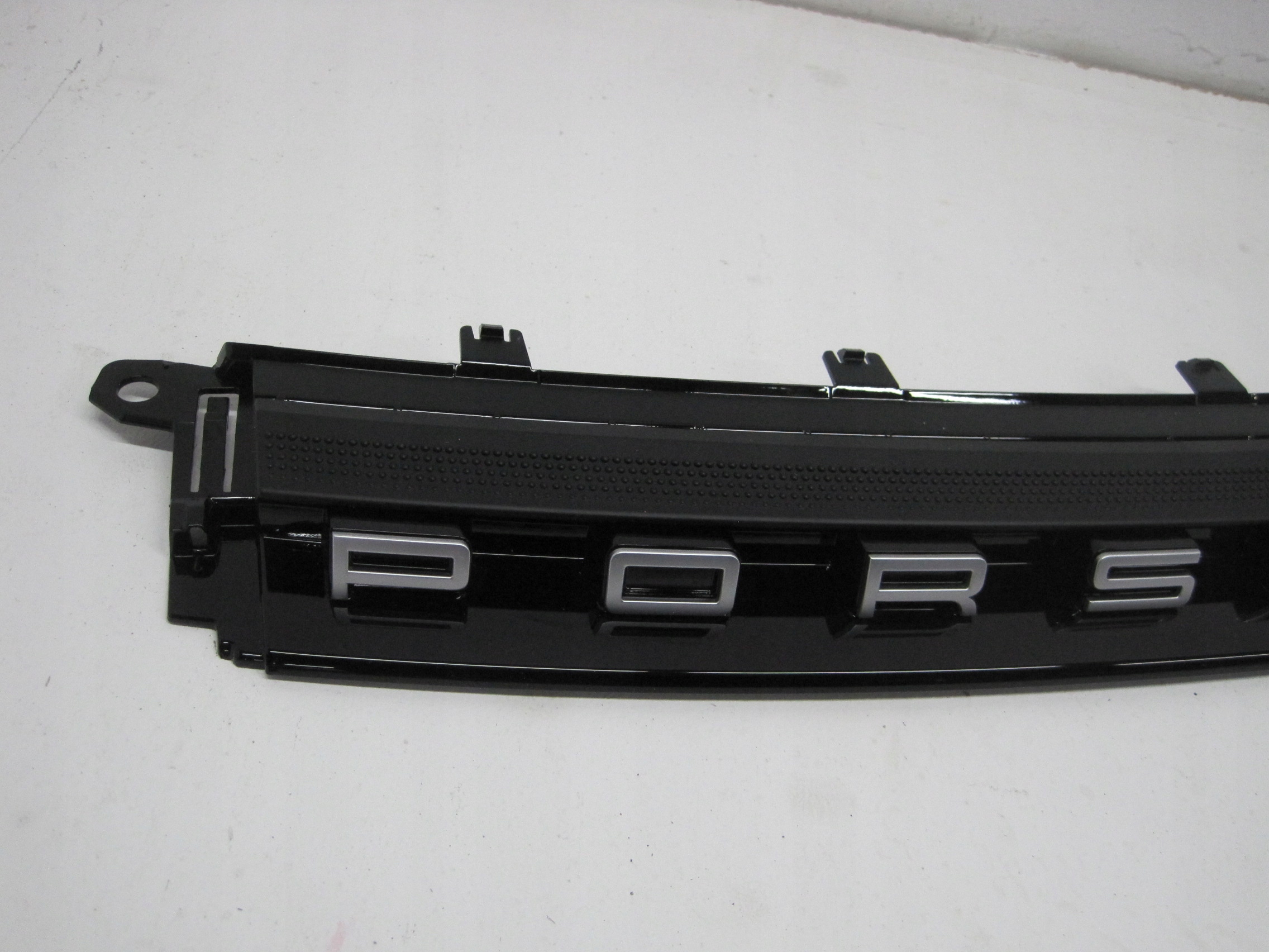 cap moulding bonnet LOGO PORSCHE CARRERA 992807823B