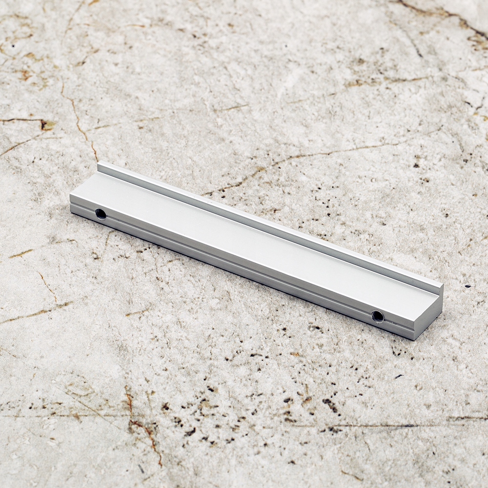 UCHWYT DO NOWOCZESNYCH MEBLI UCHWYT DO SZAFKI SZUFLADY 320MM WYSOKA JAKOŚĆ Rodzaj klasyczny