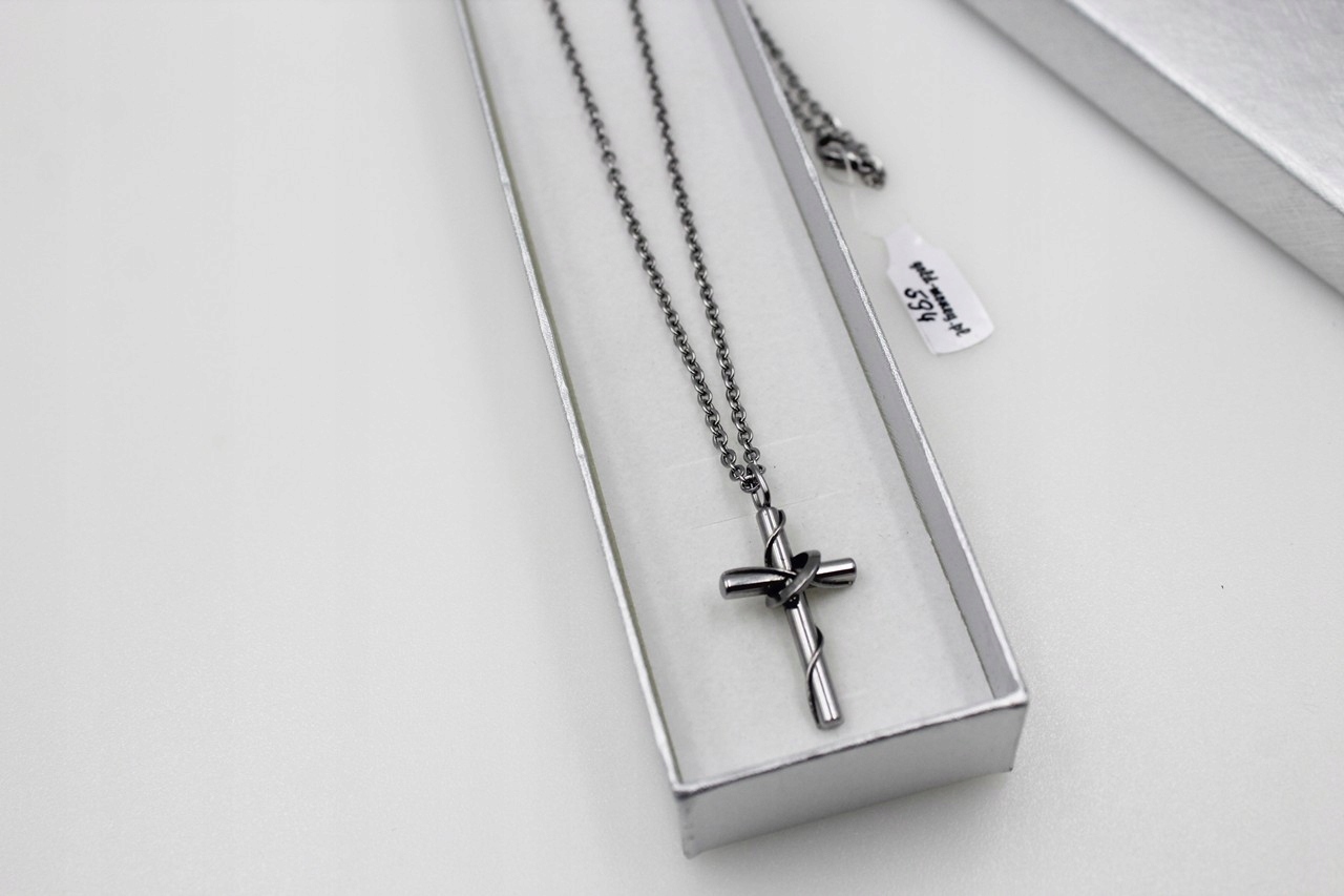 Łacuszek z krzyżykiem stal chirurgiczna 60cm Materiał stal